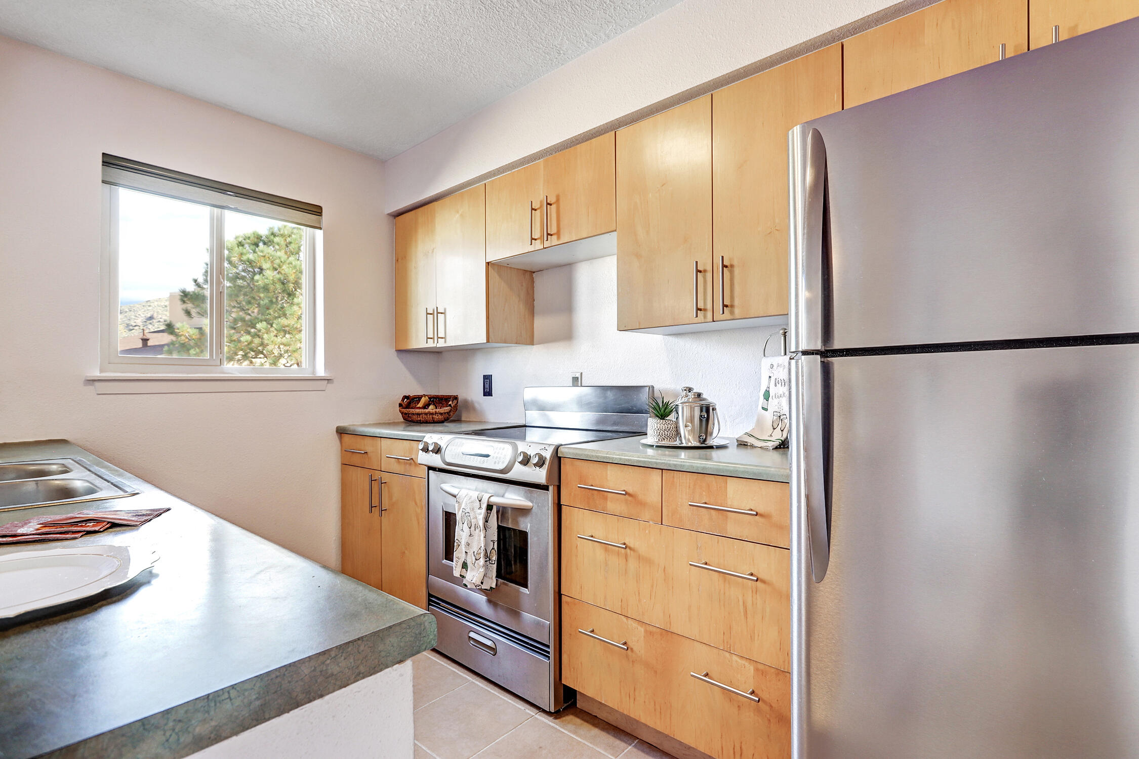 Photo 7 — 13246 Candelaria Road NE