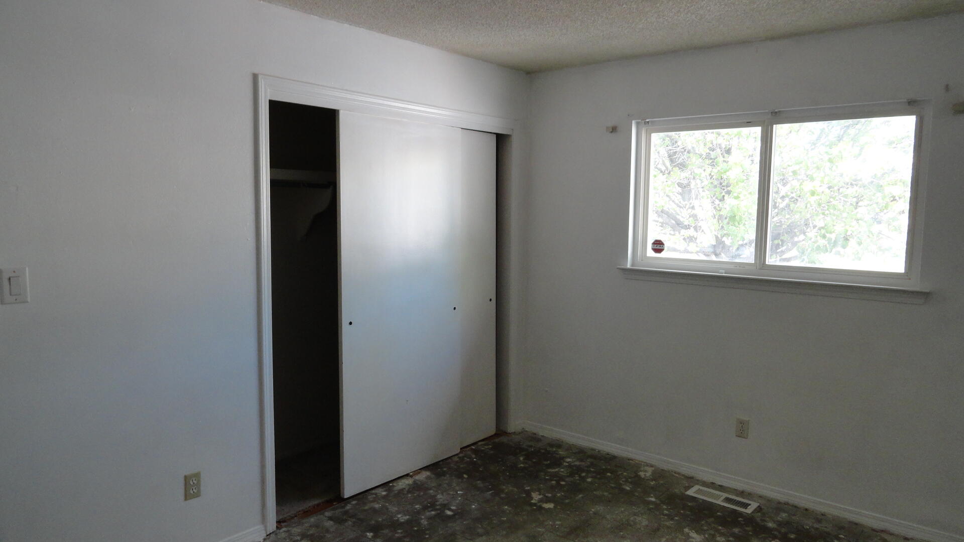 Photo 11 — 12508 Apache Place NE