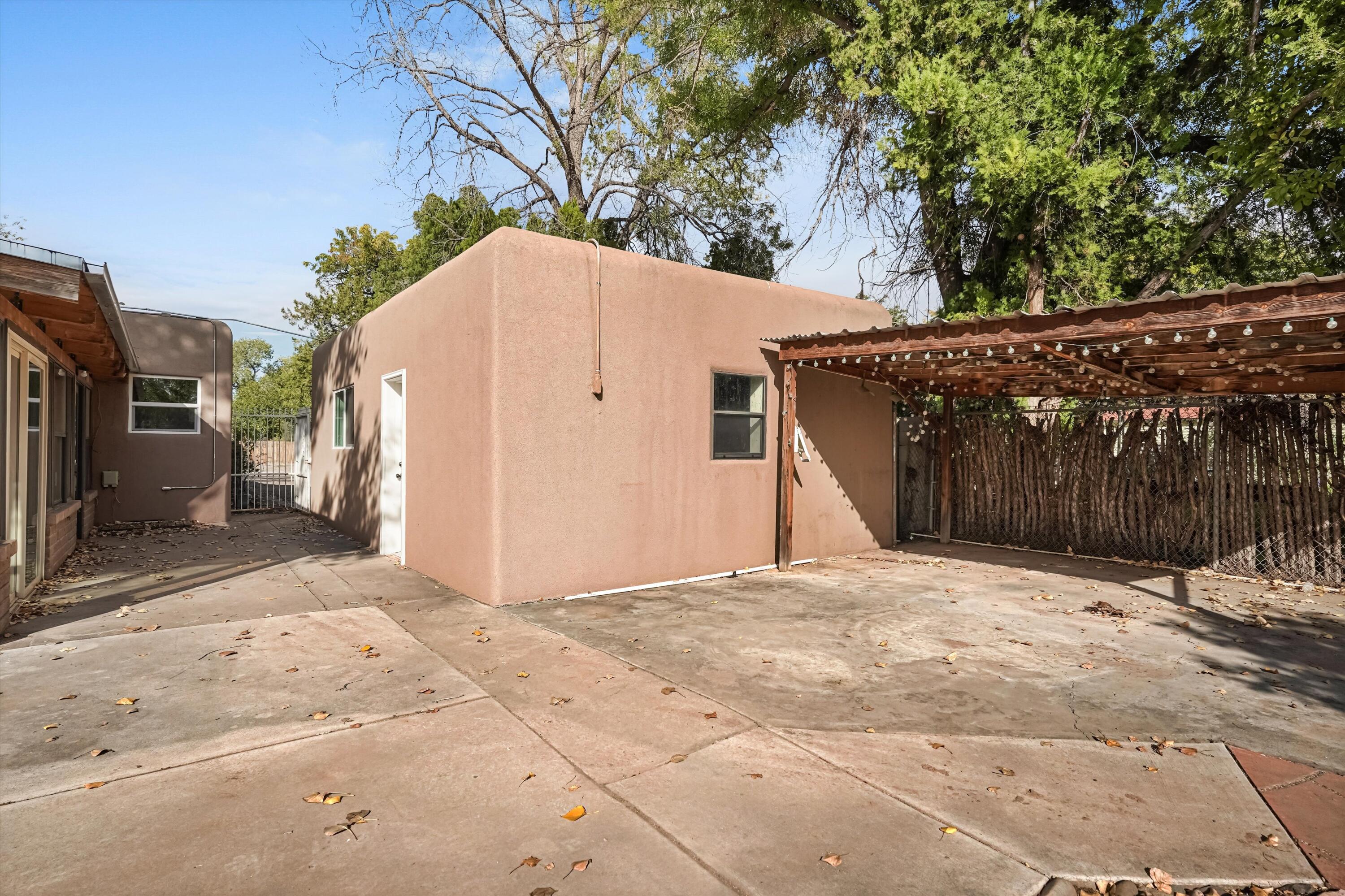 Photo 4 — 310 La Plata Road NW