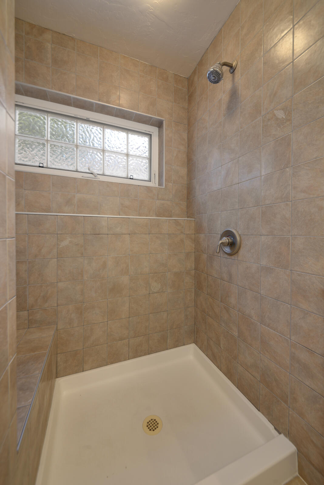 Photo 15 — 2905 Summit Place NE