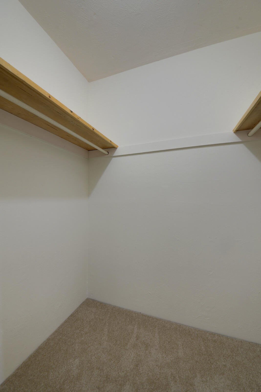 Photo 14 — 2905 Summit Place NE