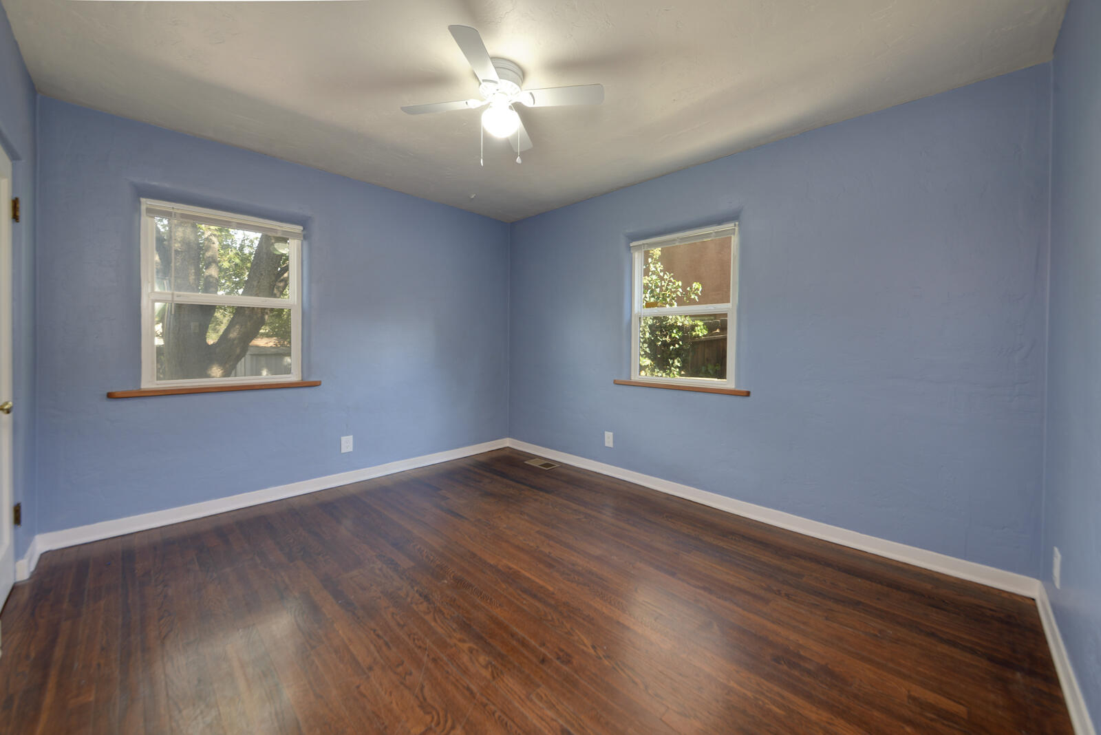 Photo 11 — 2905 Summit Place NE