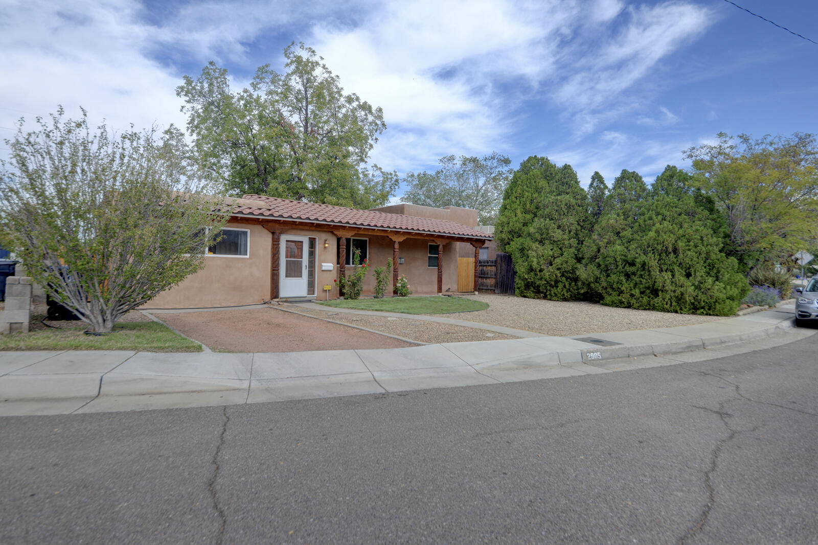 Photo 4 — 2905 Summit Place NE