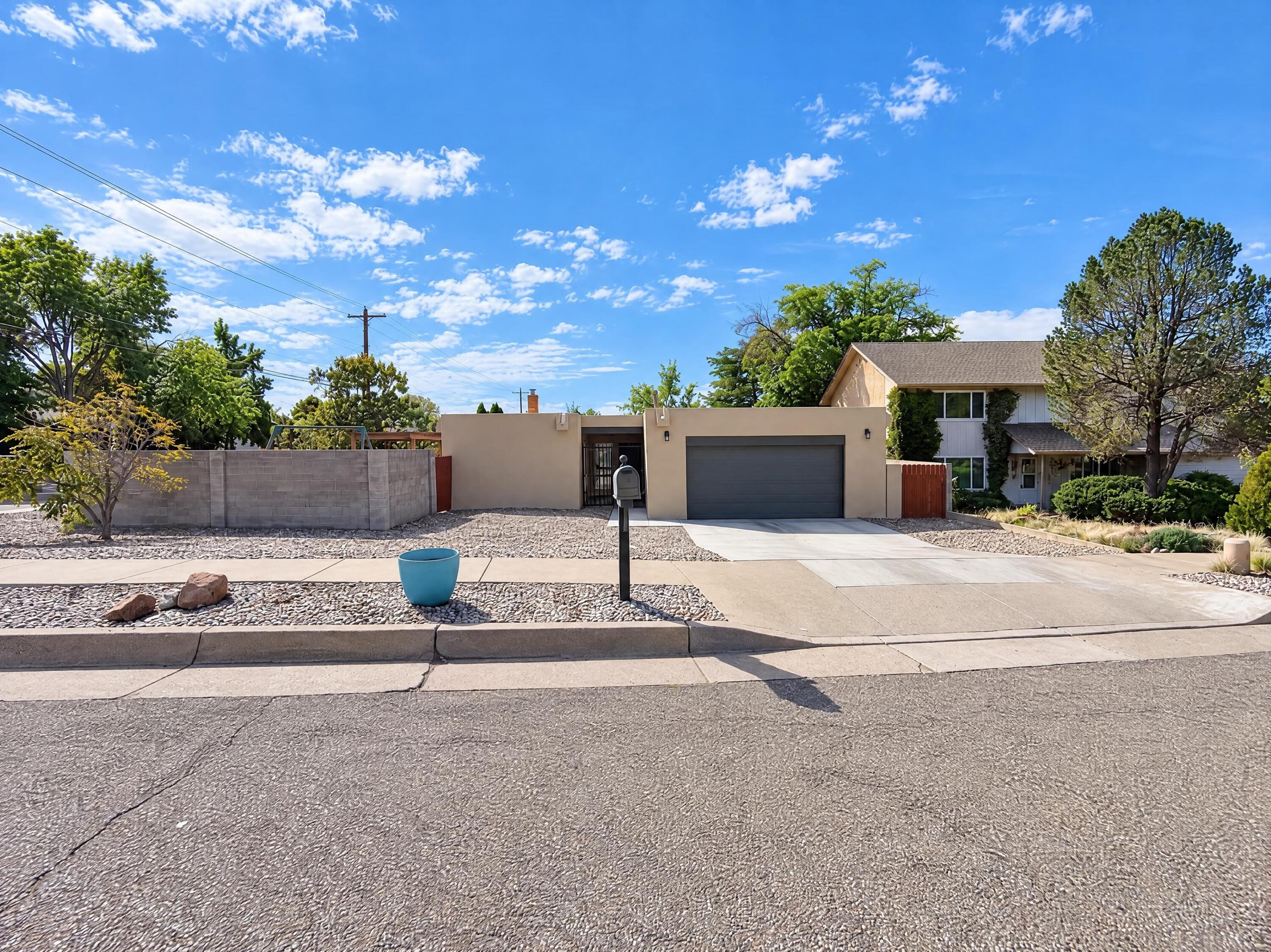 10336 Karen Avenue NE, Albuquerque, NM 87111