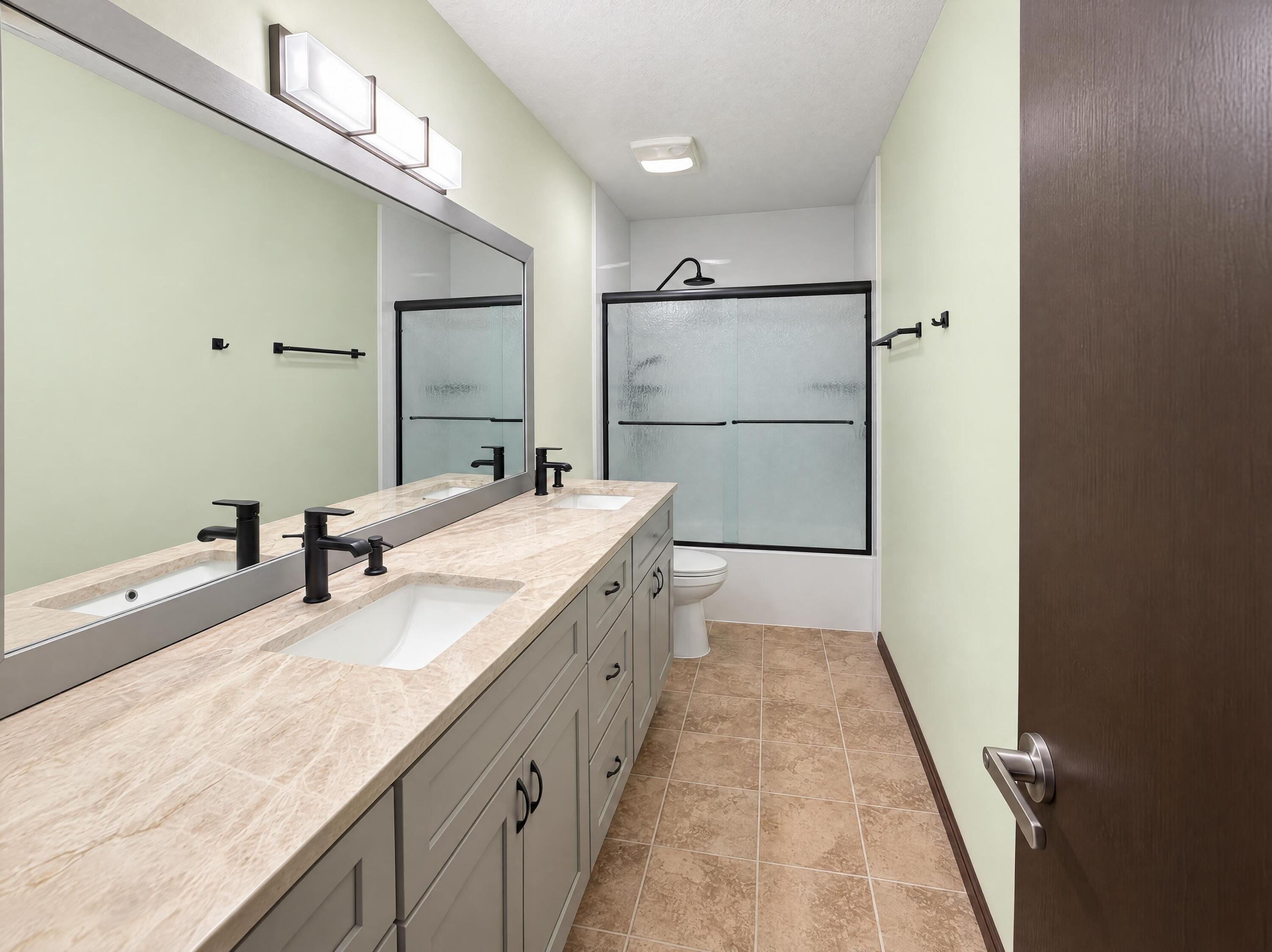 Photo 10 — 10336 Karen Avenue NE
