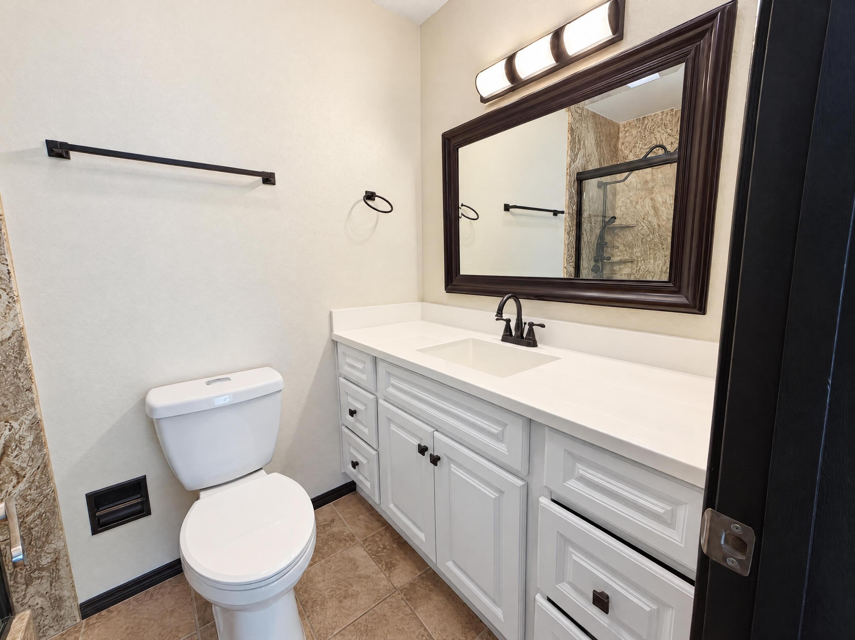 Photo 16 — 10336 Karen Avenue NE