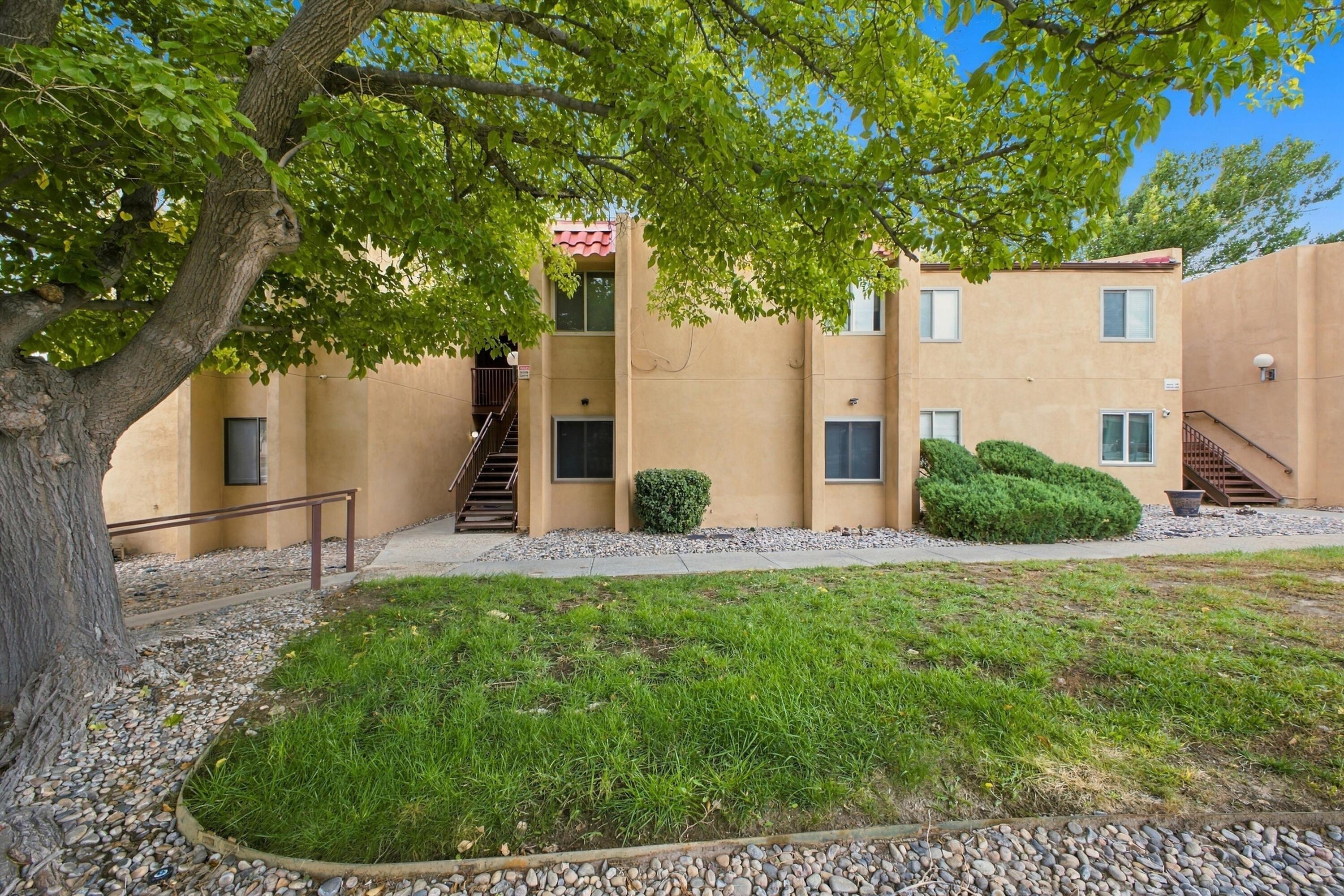 Photo 2 — 901 Country Club Drive SE APT B