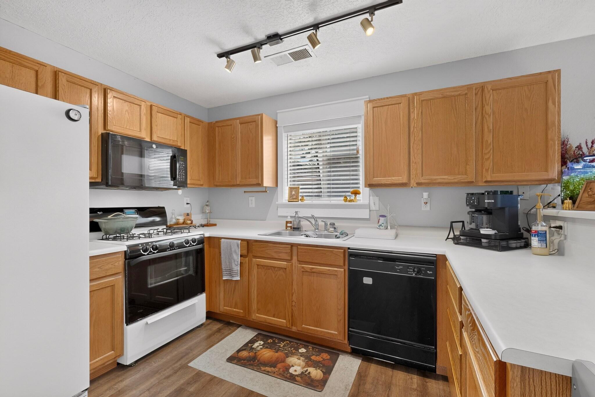 Photo 13 — 6020 Celestial Avenue NW