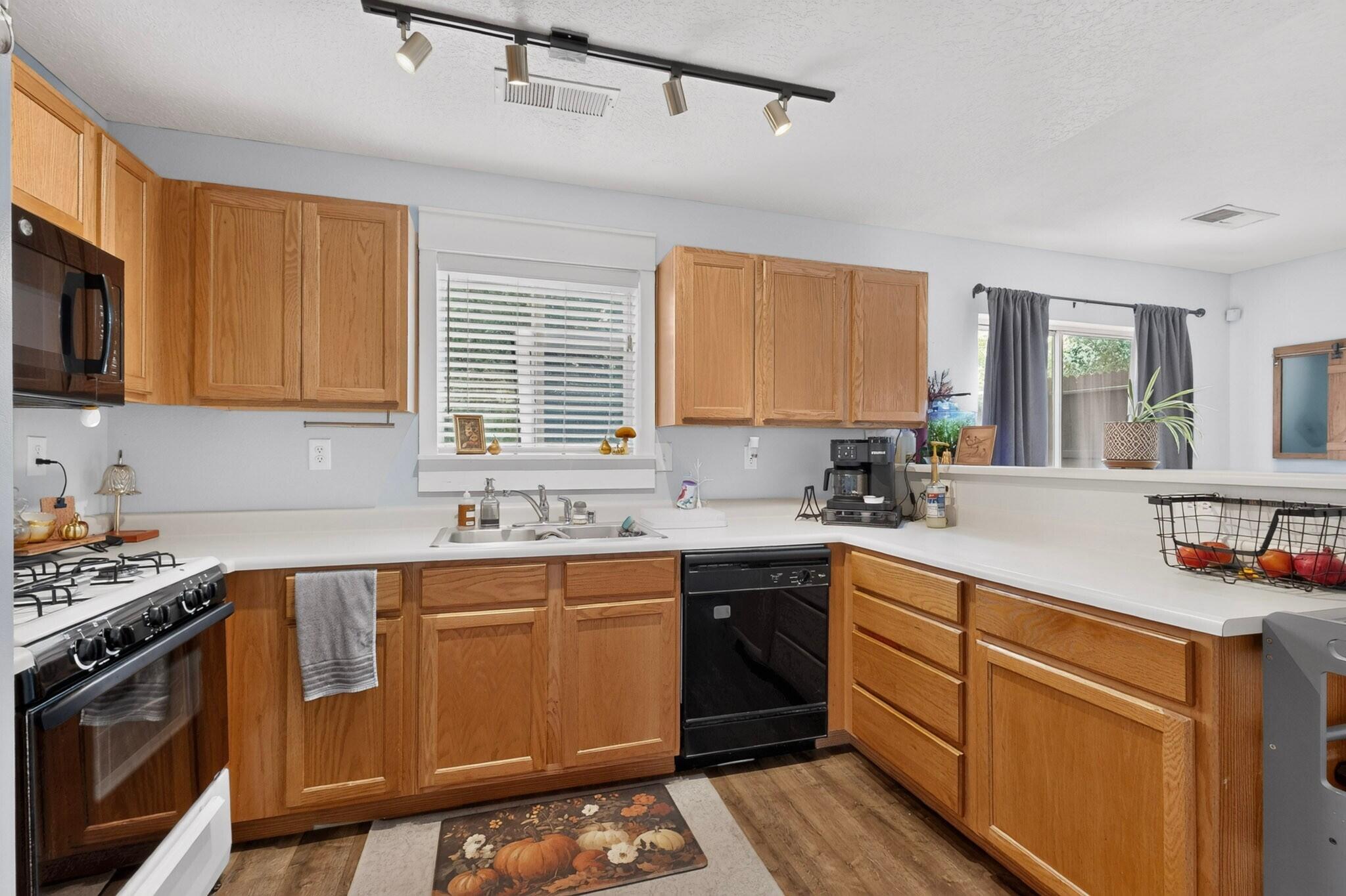 Photo 14 — 6020 Celestial Avenue NW