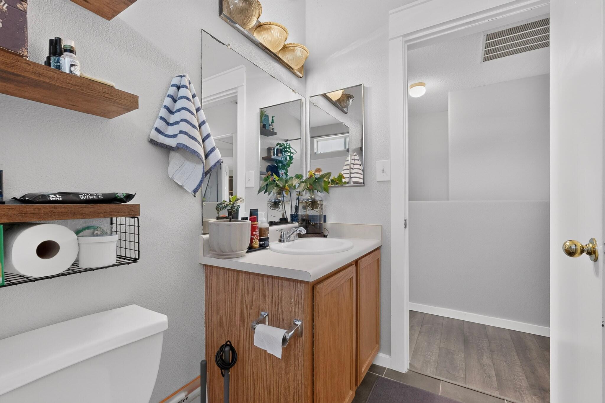 Photo 6 — 6020 Celestial Avenue NW
