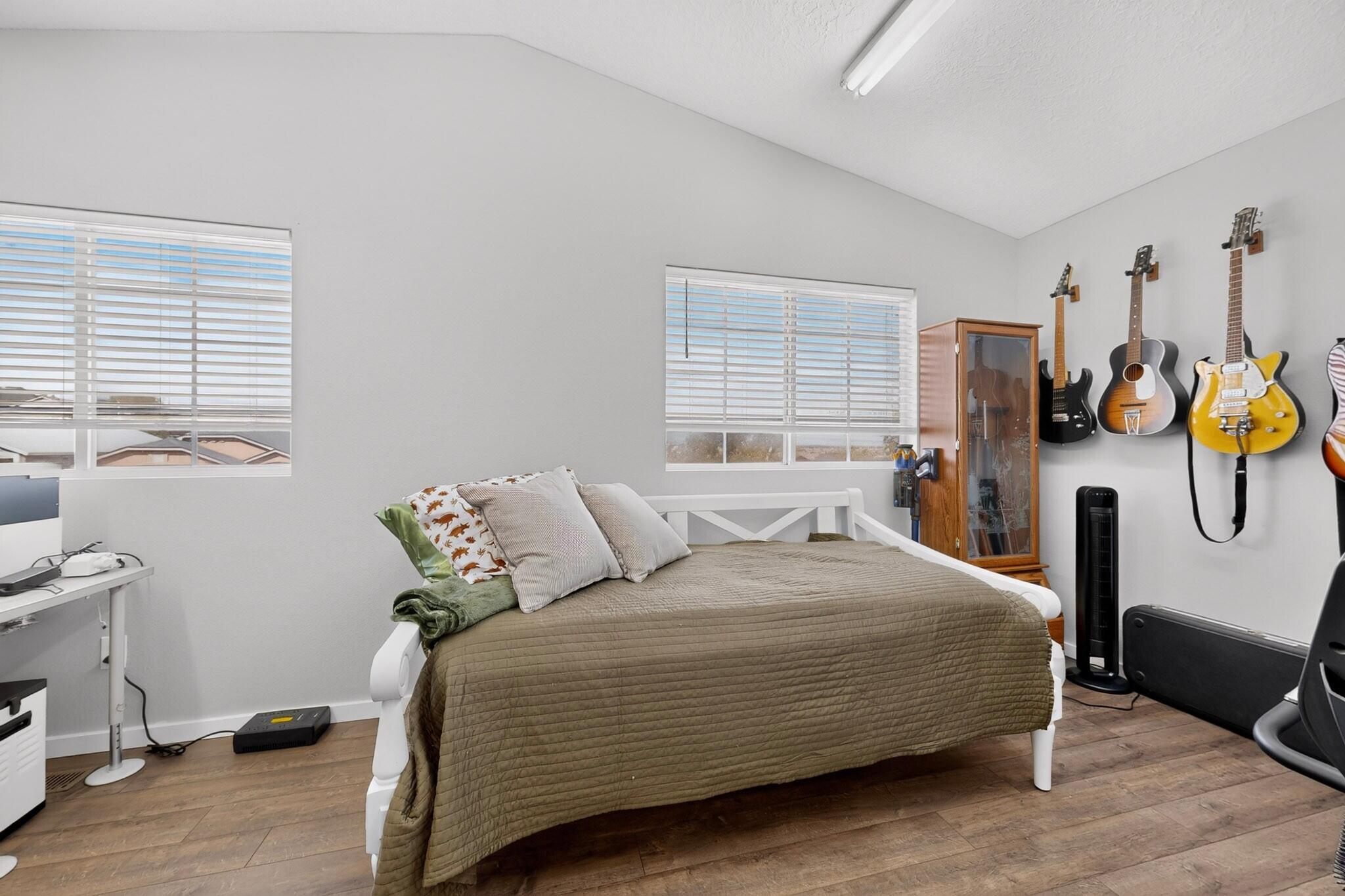 Photo 7 — 6020 Celestial Avenue NW