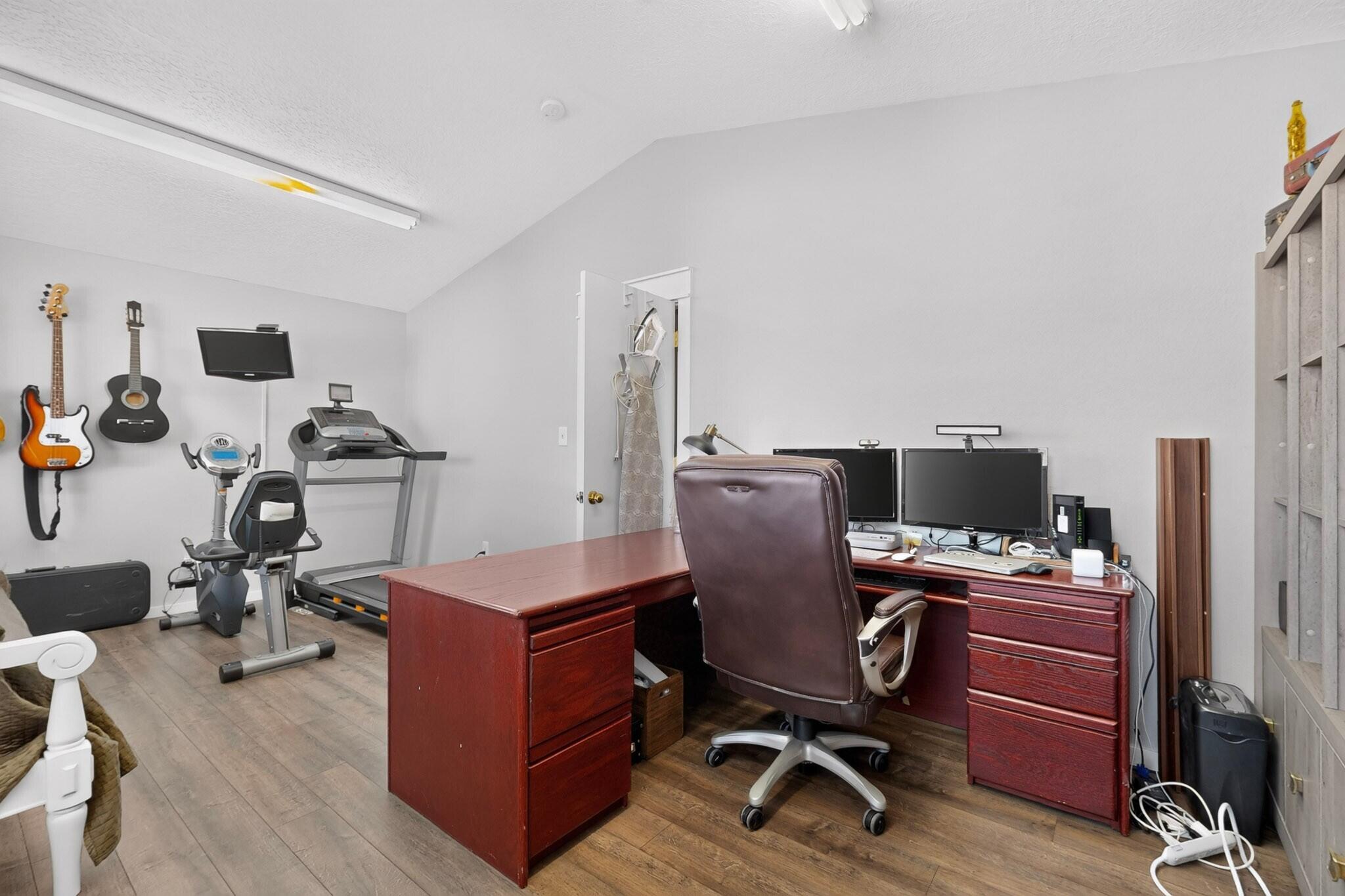 Photo 9 — 6020 Celestial Avenue NW