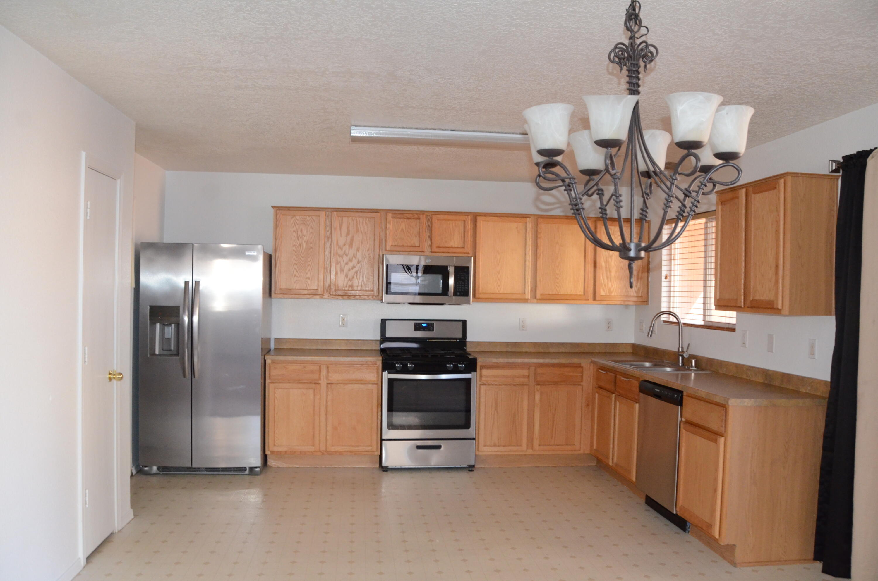 Photo 7 — 9419 Hondo Valley Place SW