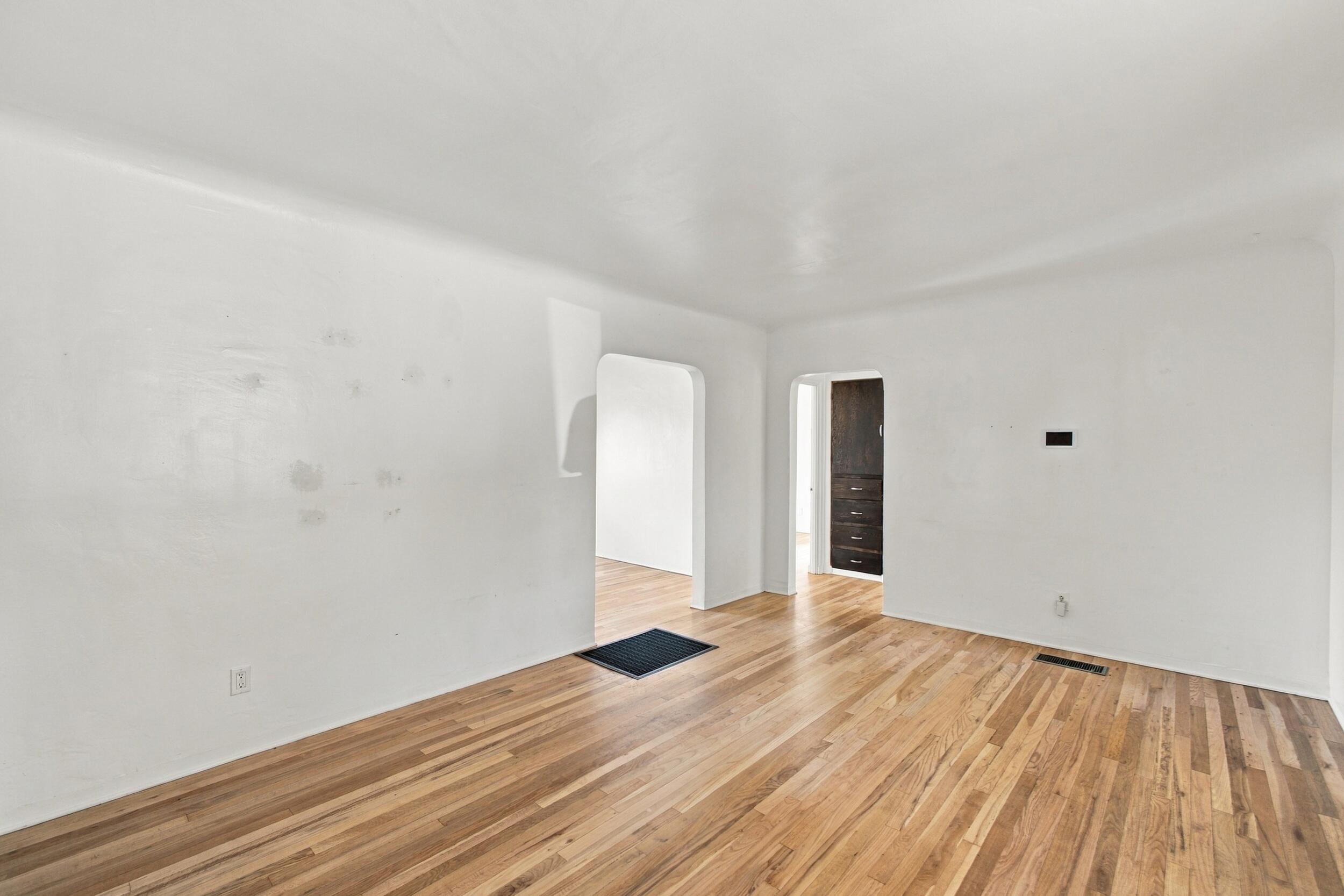 Photo 11 — 218 Quincy Street NE