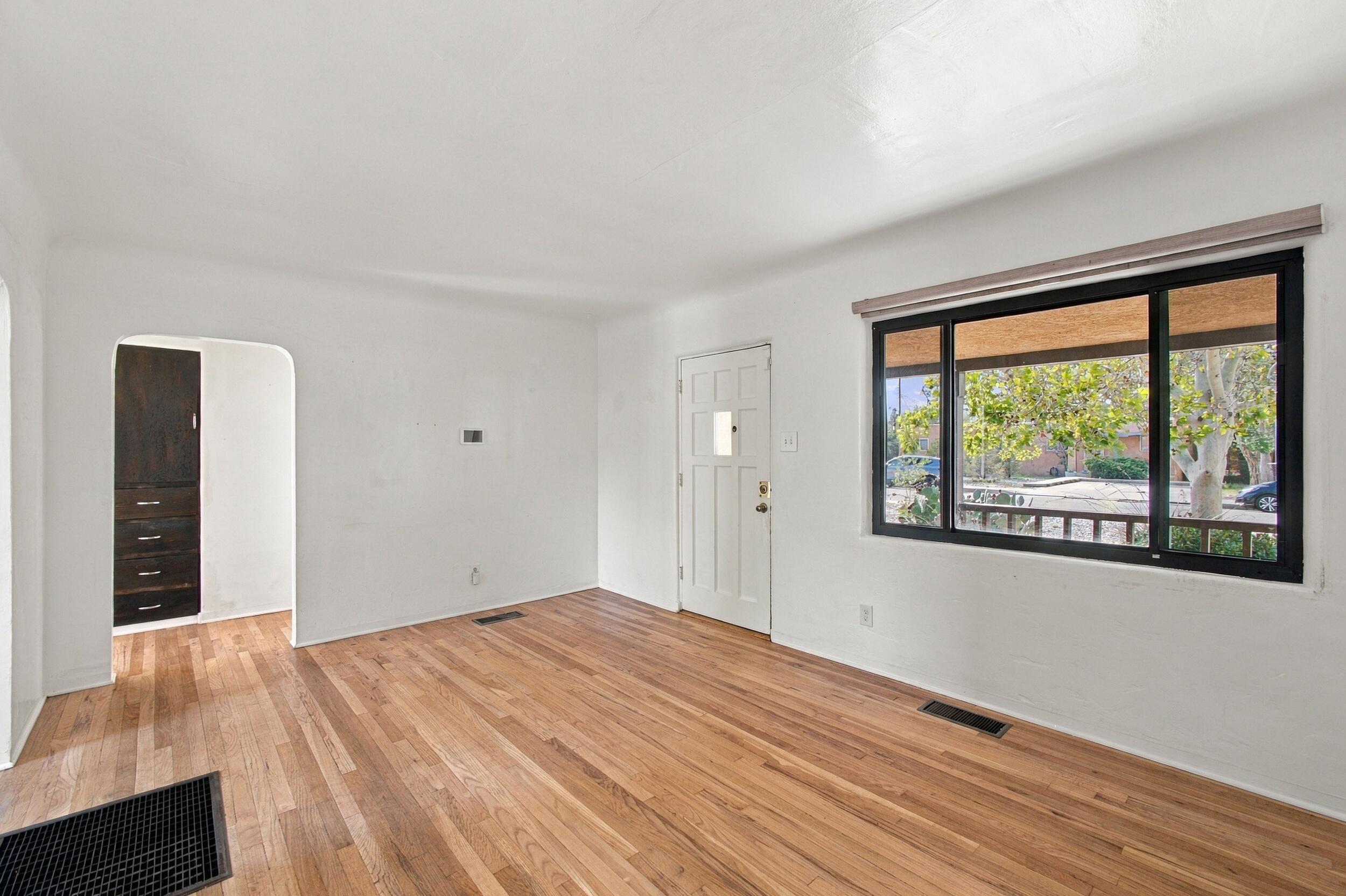 Photo 12 — 218 Quincy Street NE