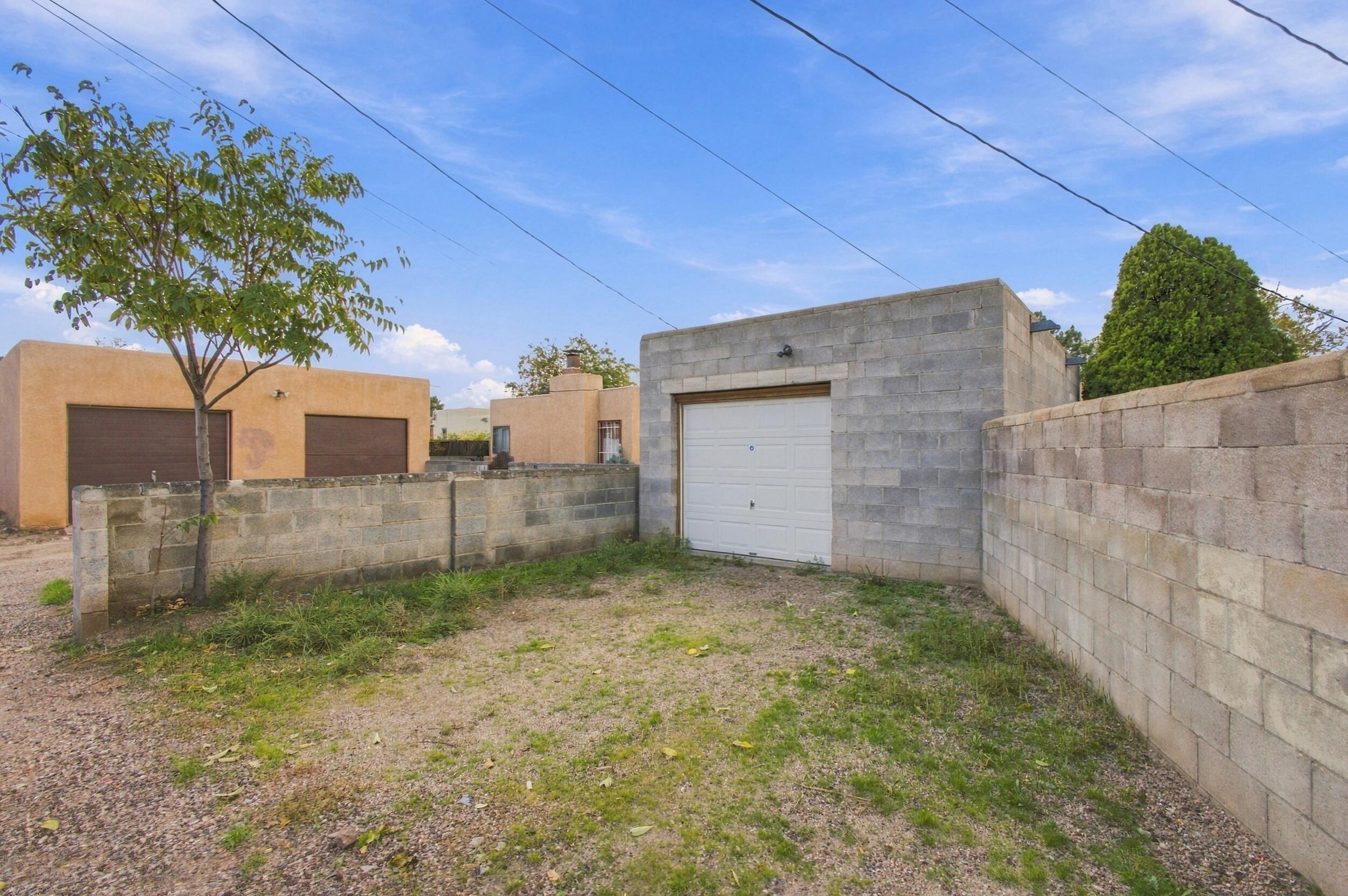 Photo 4 — 218 Quincy Street NE
