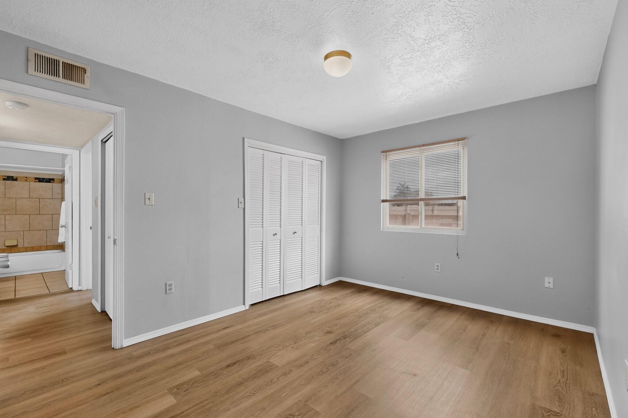Photo 3 — 938 Sunflower Drive SW