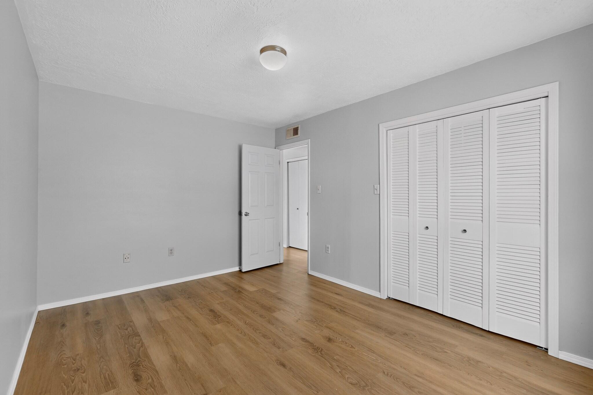 Photo 4 — 938 Sunflower Drive SW
