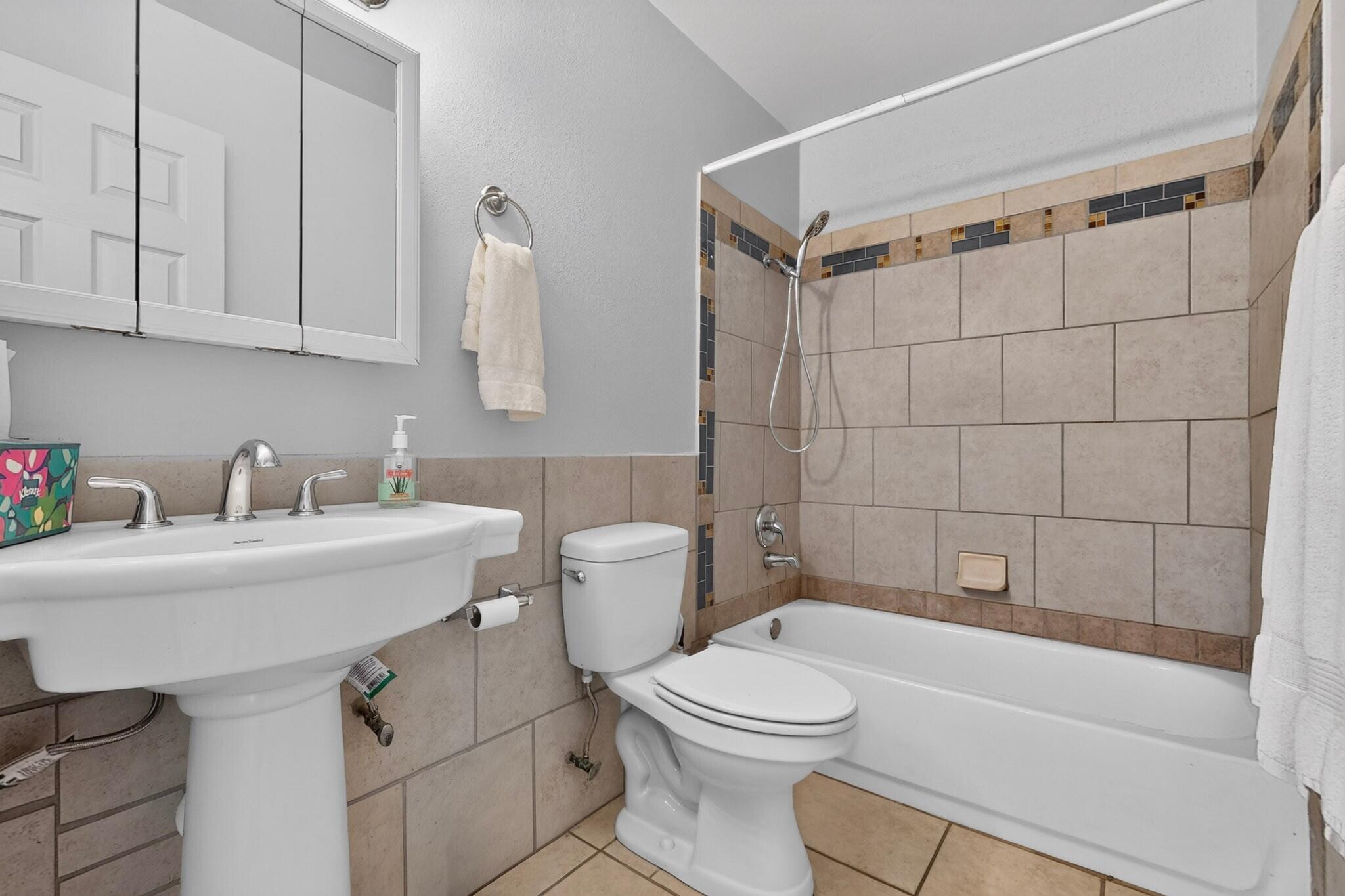 Photo 6 — 938 Sunflower Drive SW