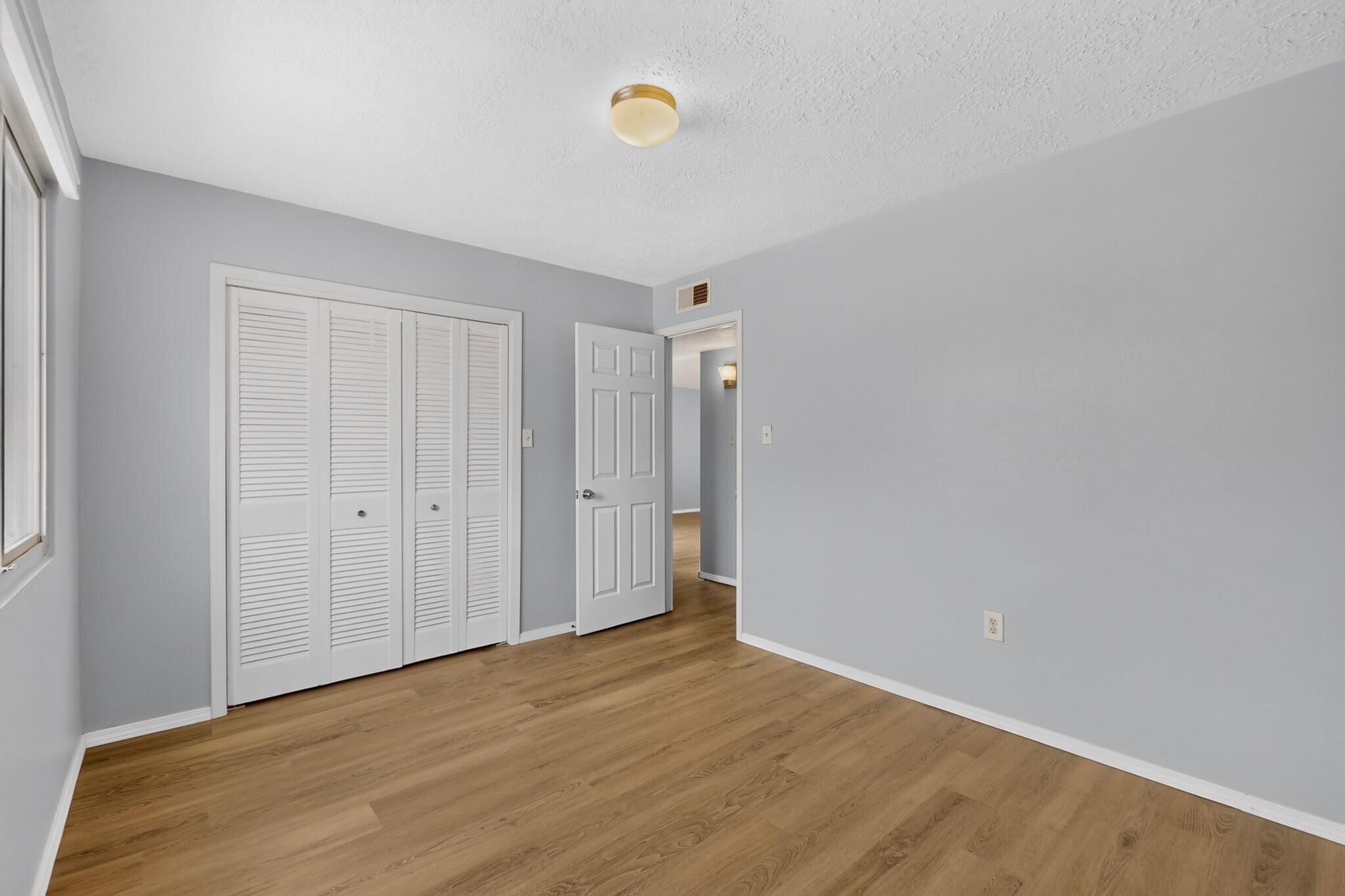 Photo 10 — 938 Sunflower Drive SW
