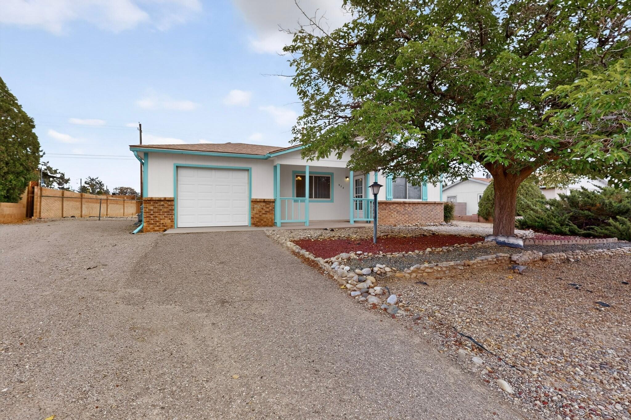 Photo 13 — 938 Sunflower Drive SW