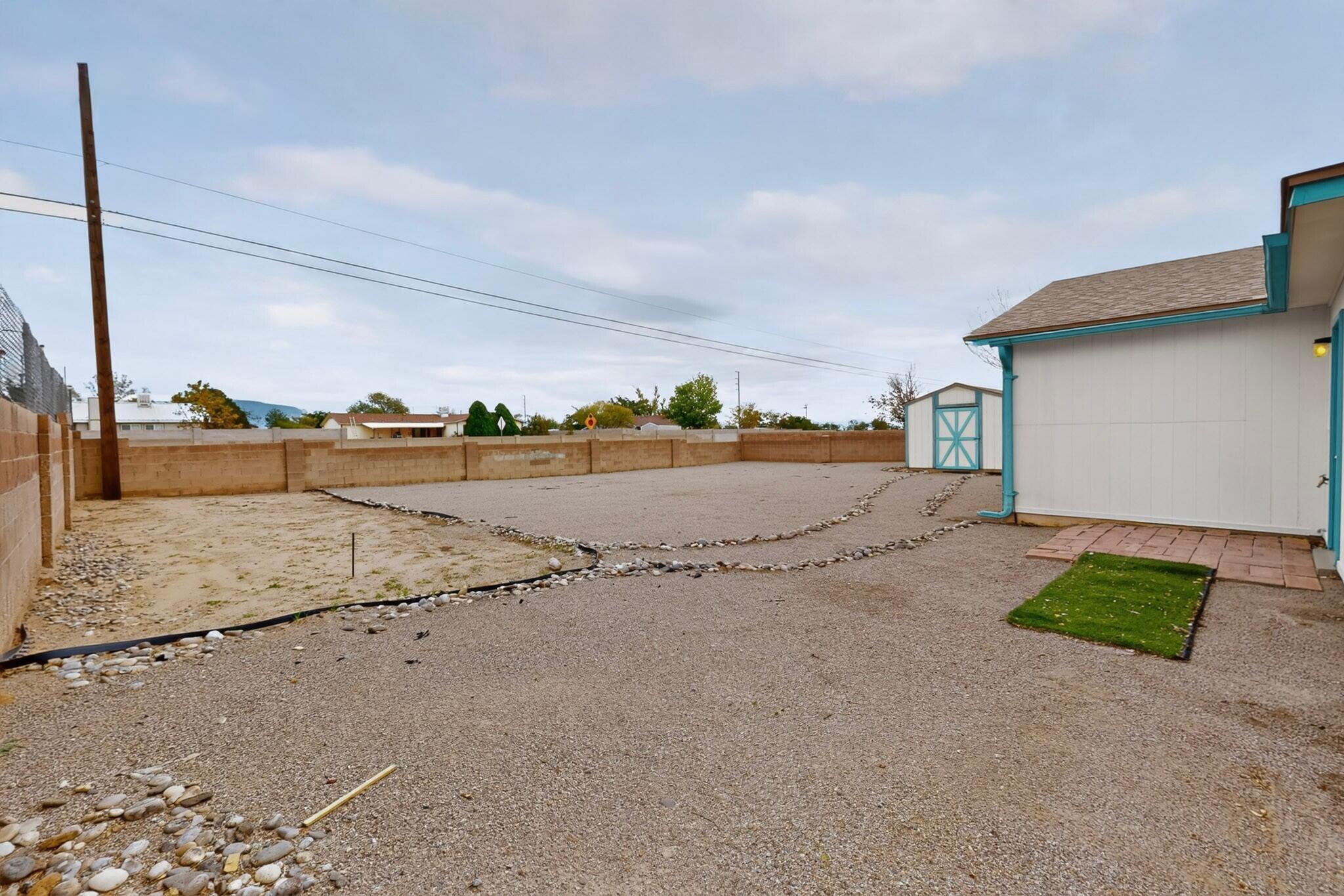 Photo 15 — 938 Sunflower Drive SW