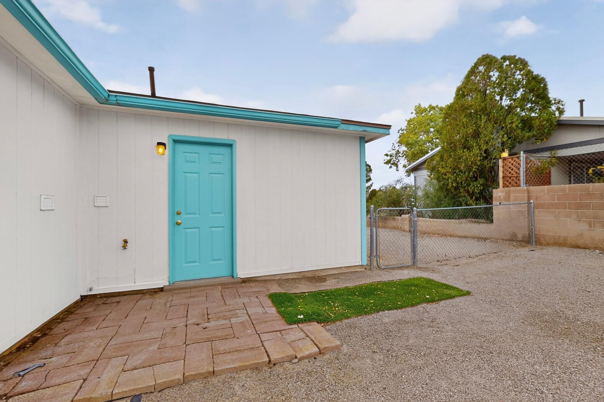 Photo 16 — 938 Sunflower Drive SW