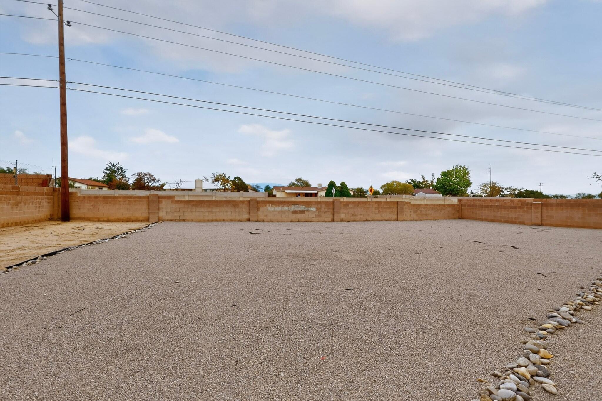 Photo 17 — 938 Sunflower Drive SW