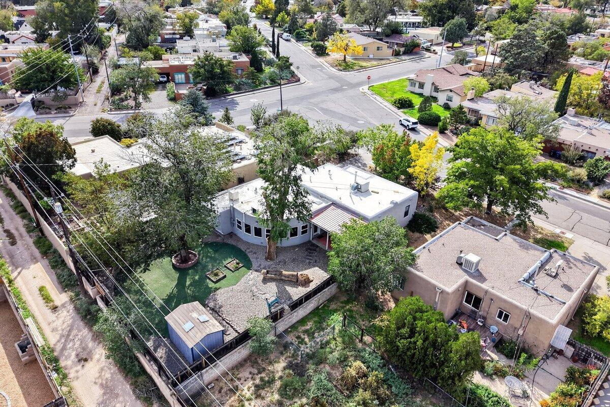 Photo 9 — 606 Tulane Drive NE