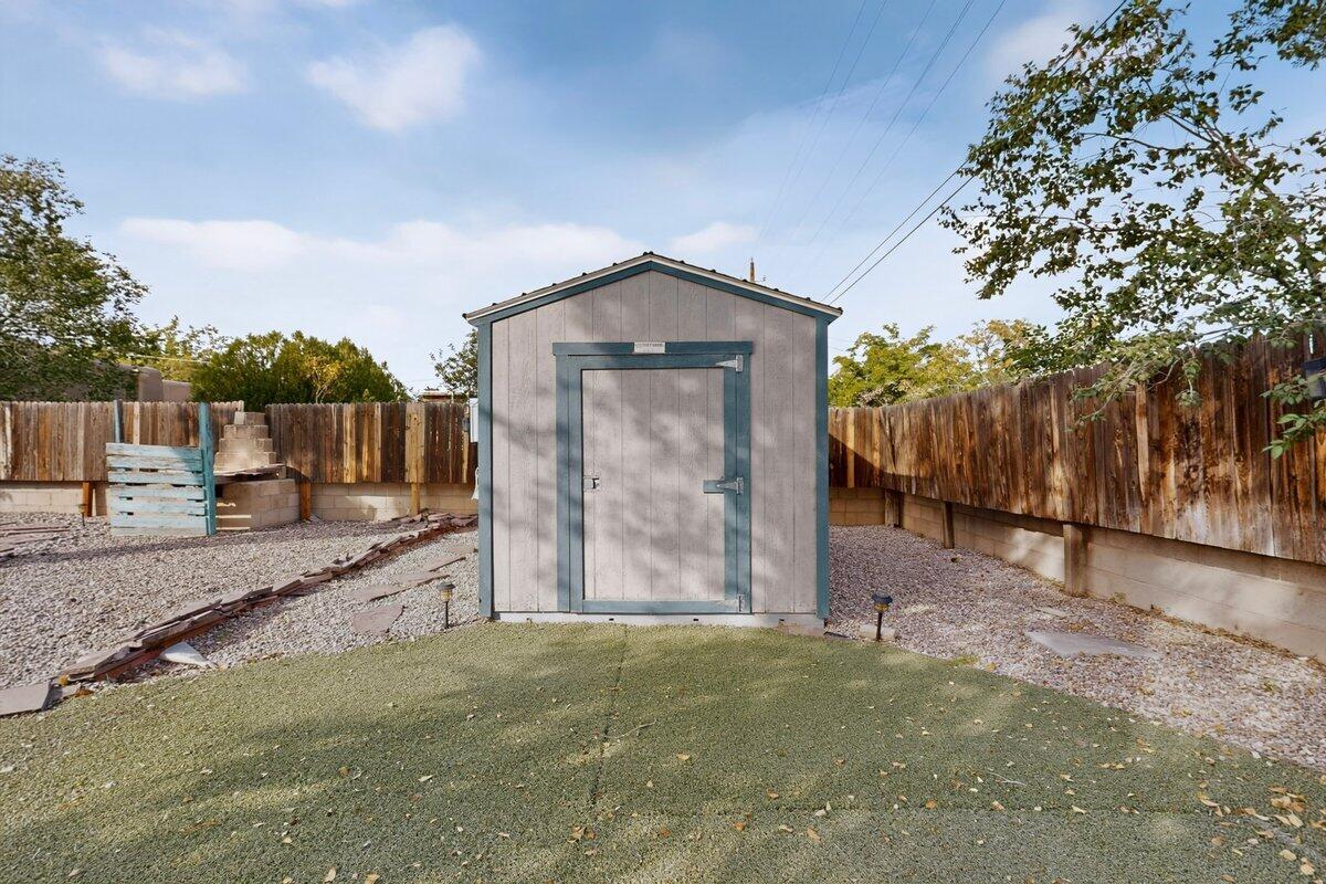 Photo 10 — 606 Tulane Drive NE