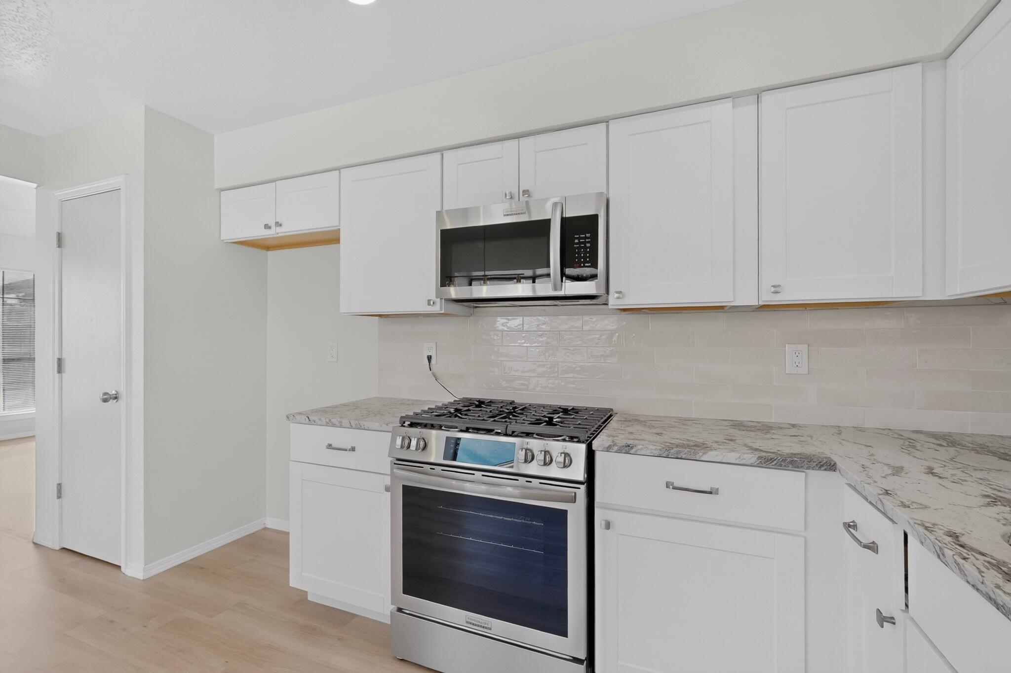 Photo 11 — 1013 Riverview Place NW