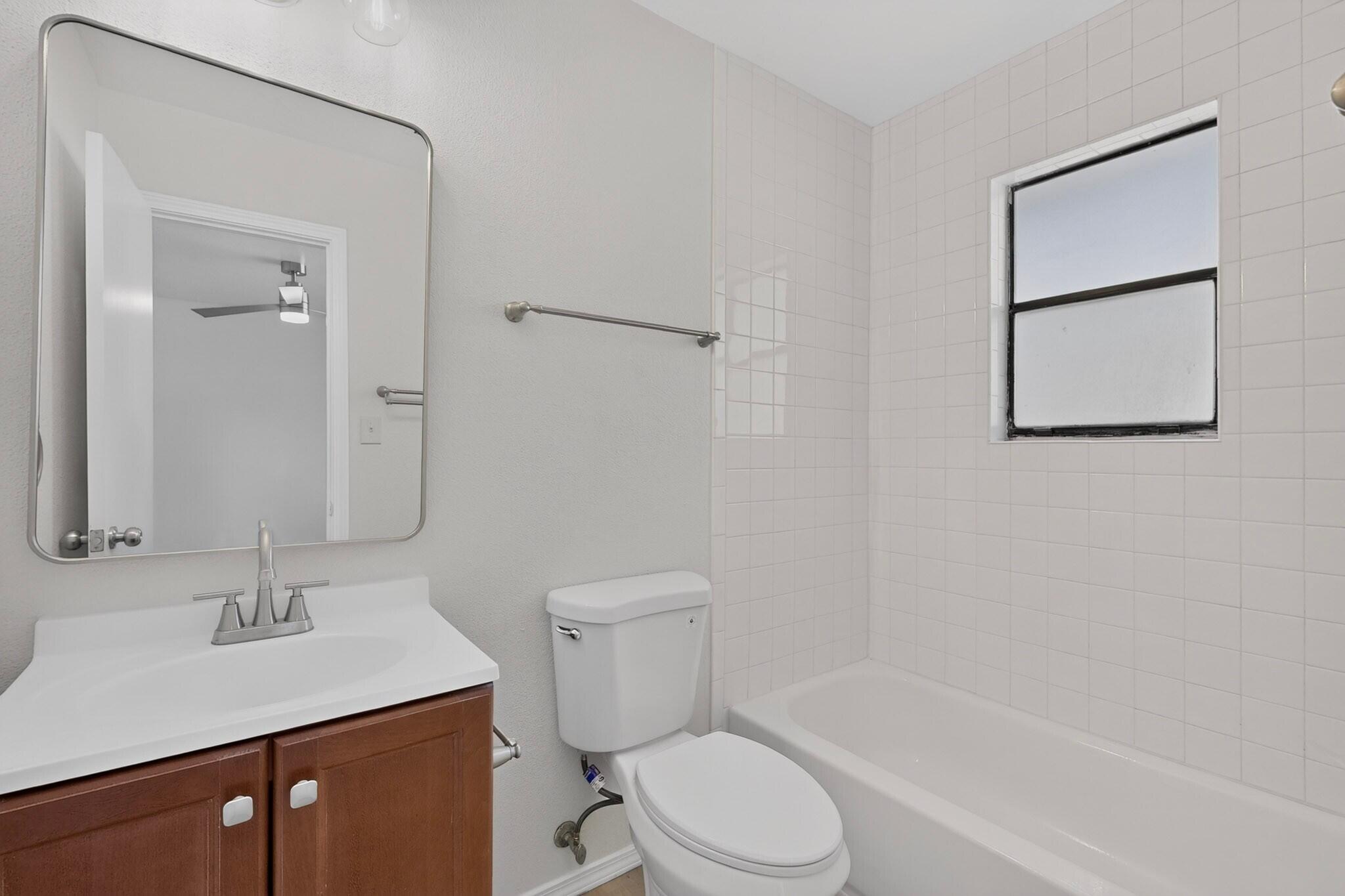 Photo 8 — 1013 Riverview Place NW