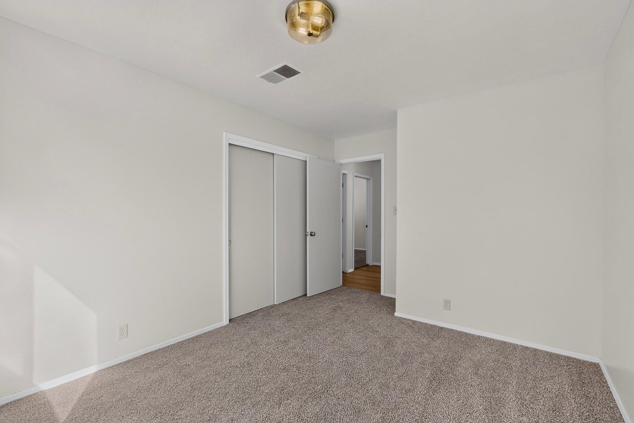 Photo 7 — 1013 Riverview Place NW