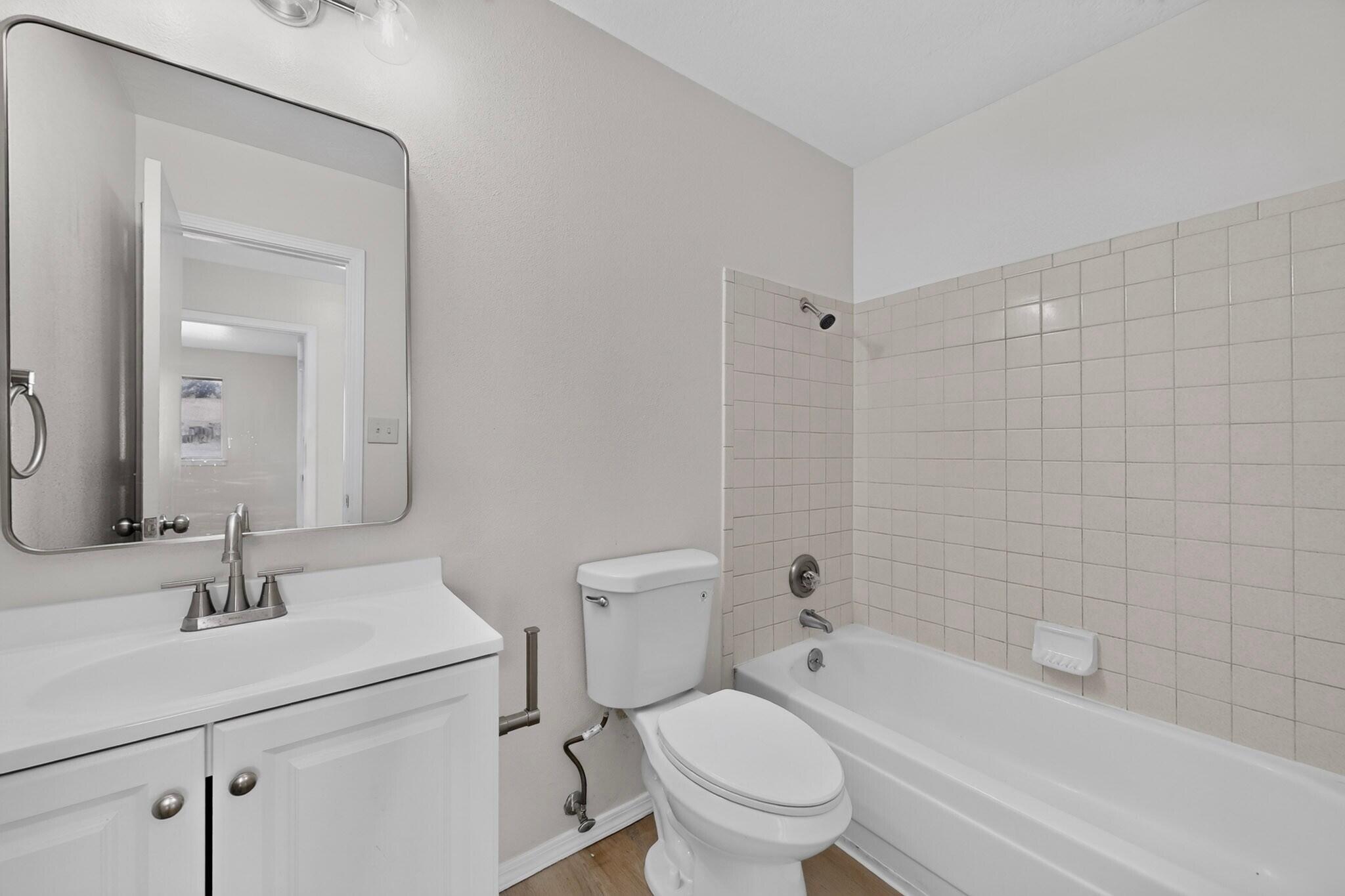 Photo 6 — 1013 Riverview Place NW