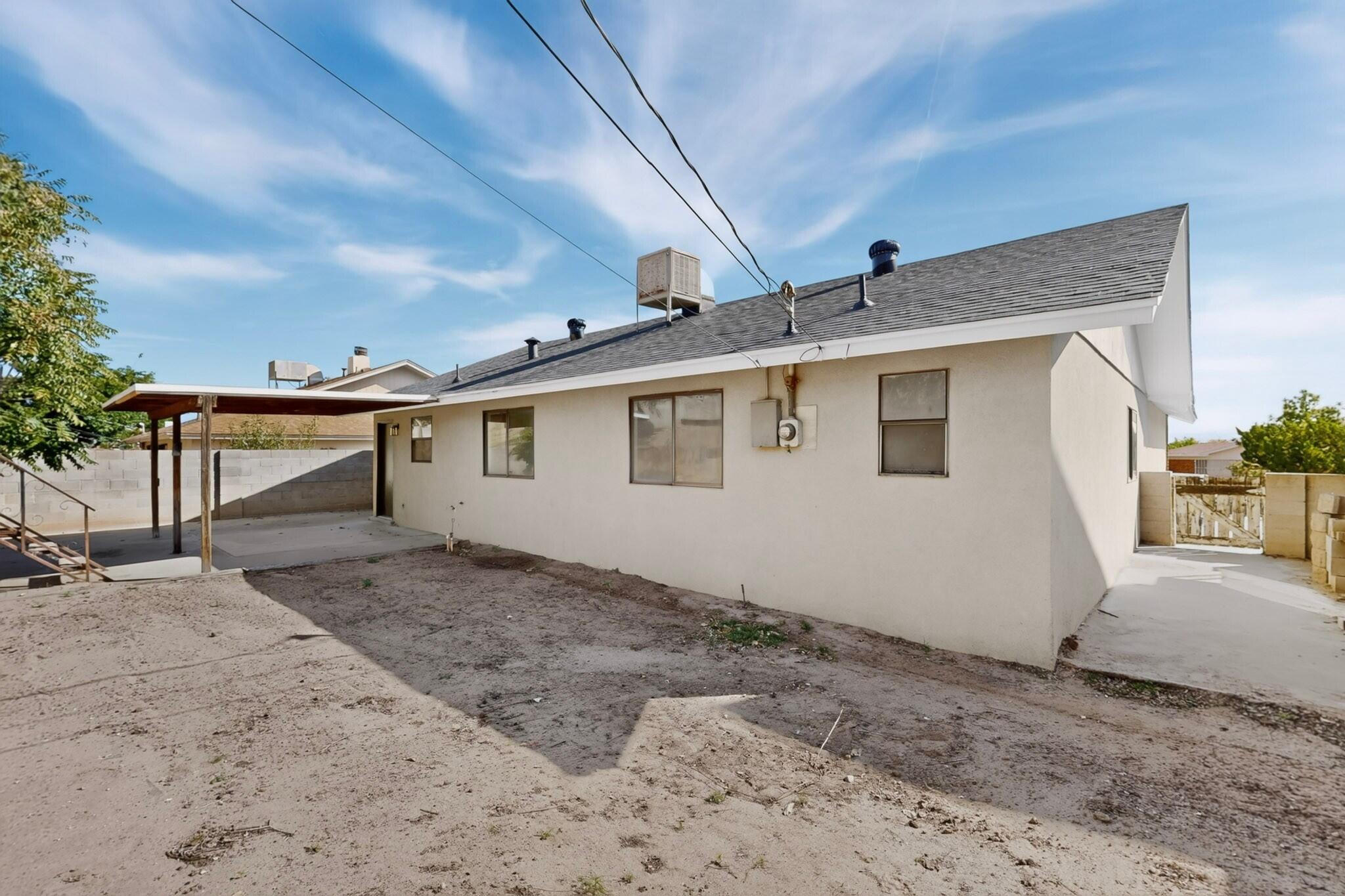 Photo 3 — 1013 Riverview Place NW