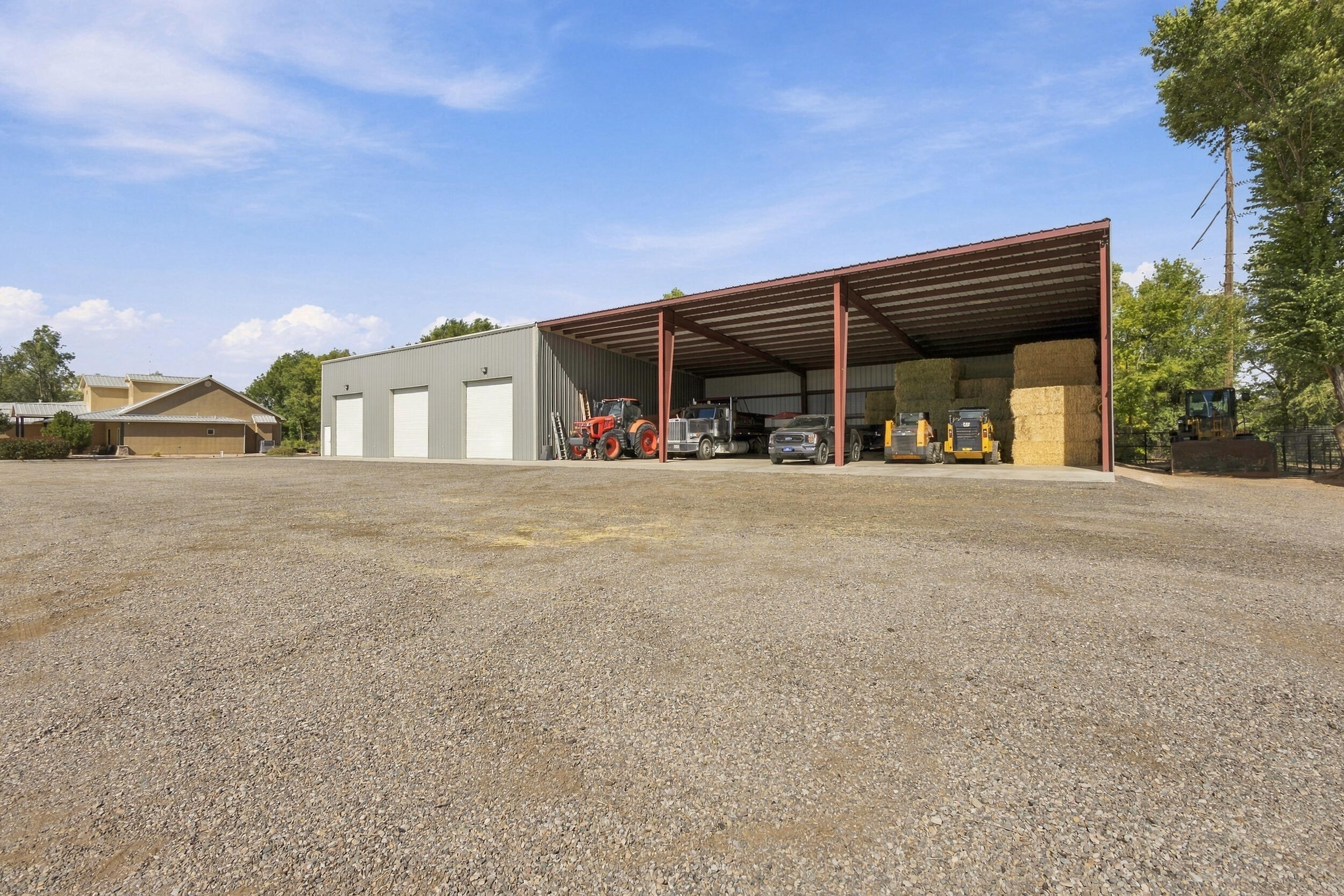Photo 16 — 2309 Luchetti Road SW