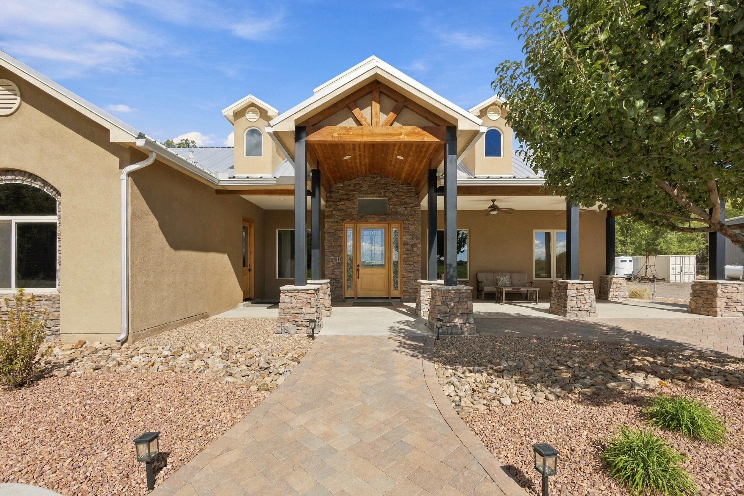 Photo 12 — 2309 Luchetti Road SW