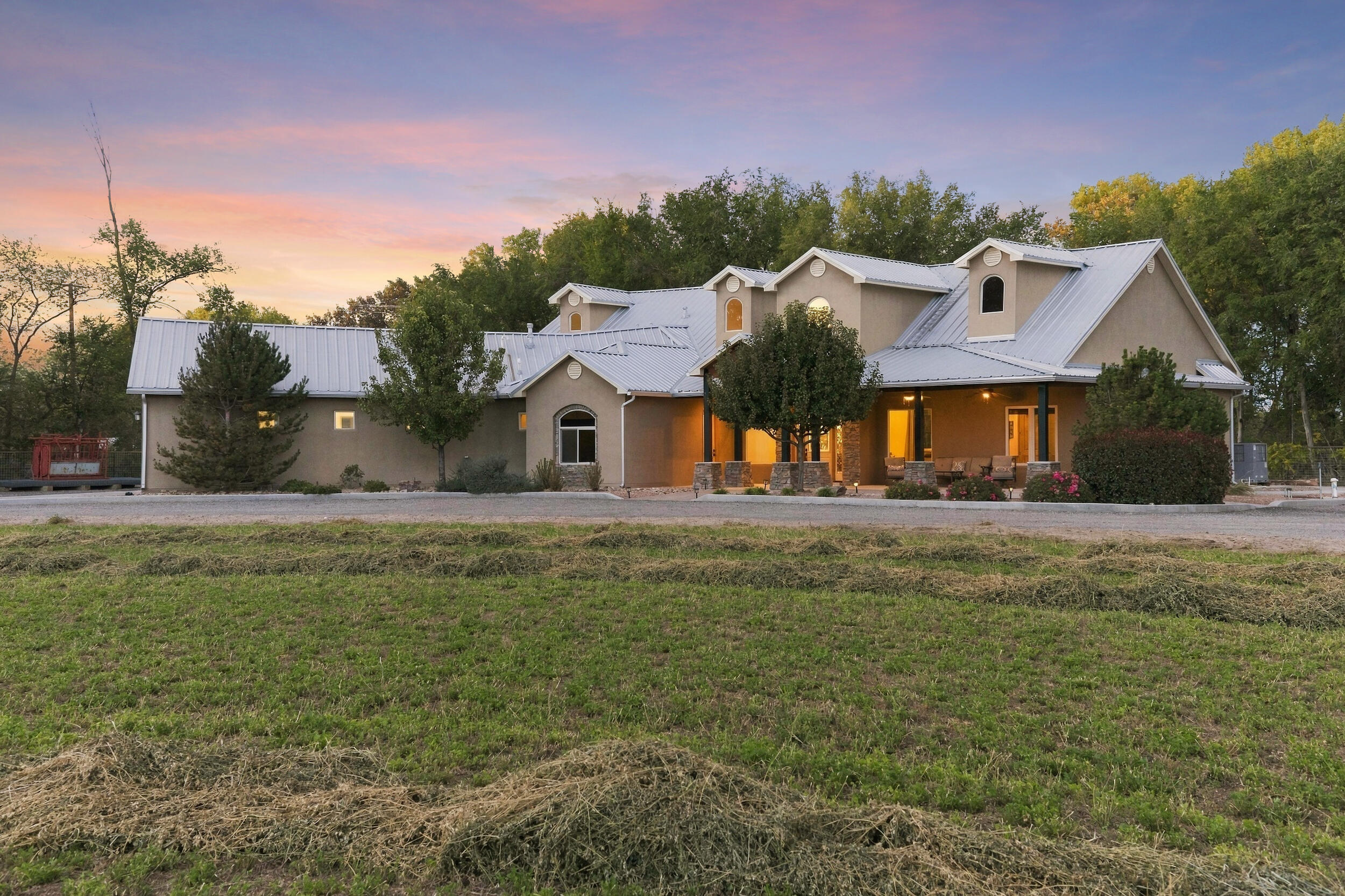 Photo 8 — 2309 Luchetti Road SW