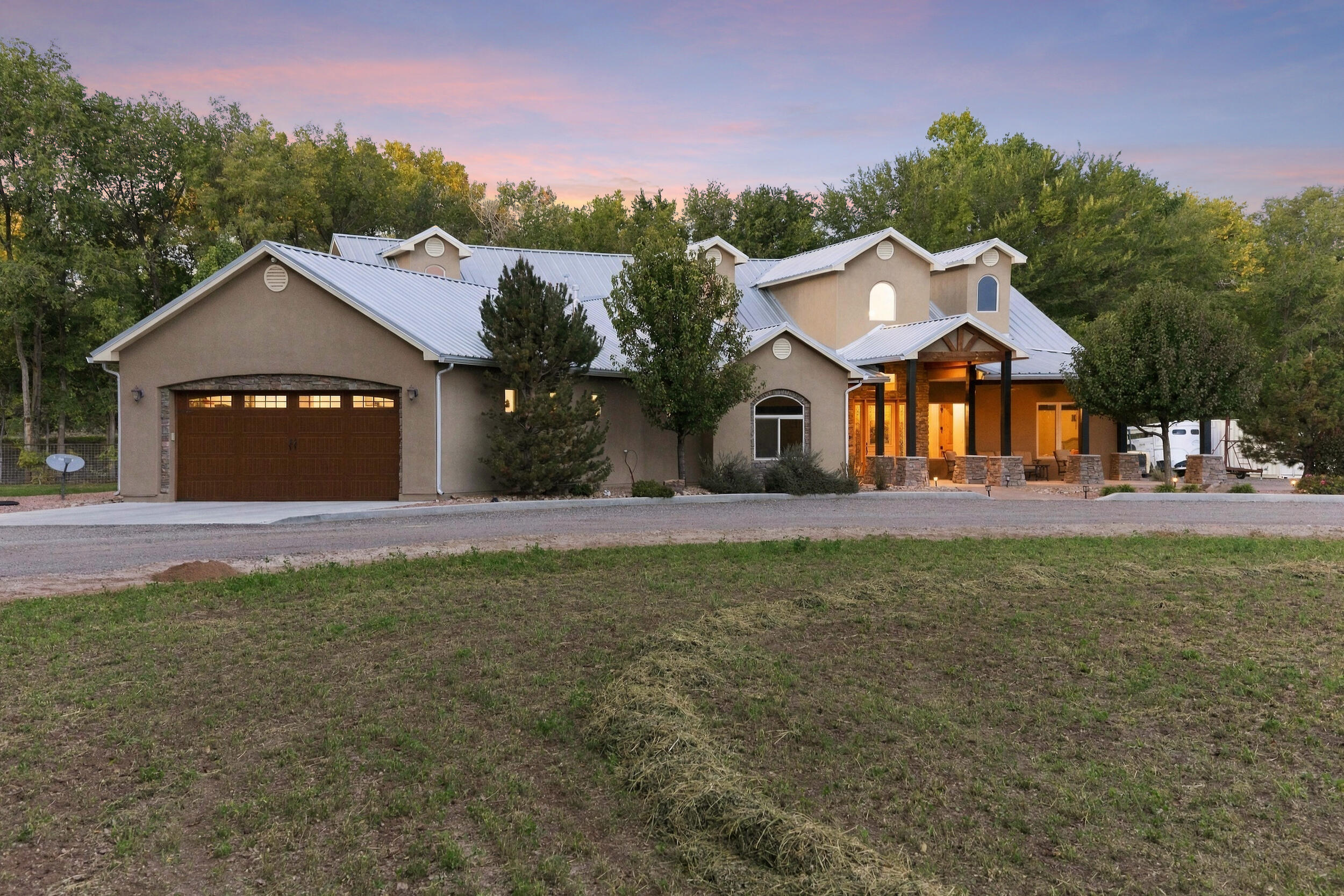 Photo 5 — 2309 Luchetti Road SW