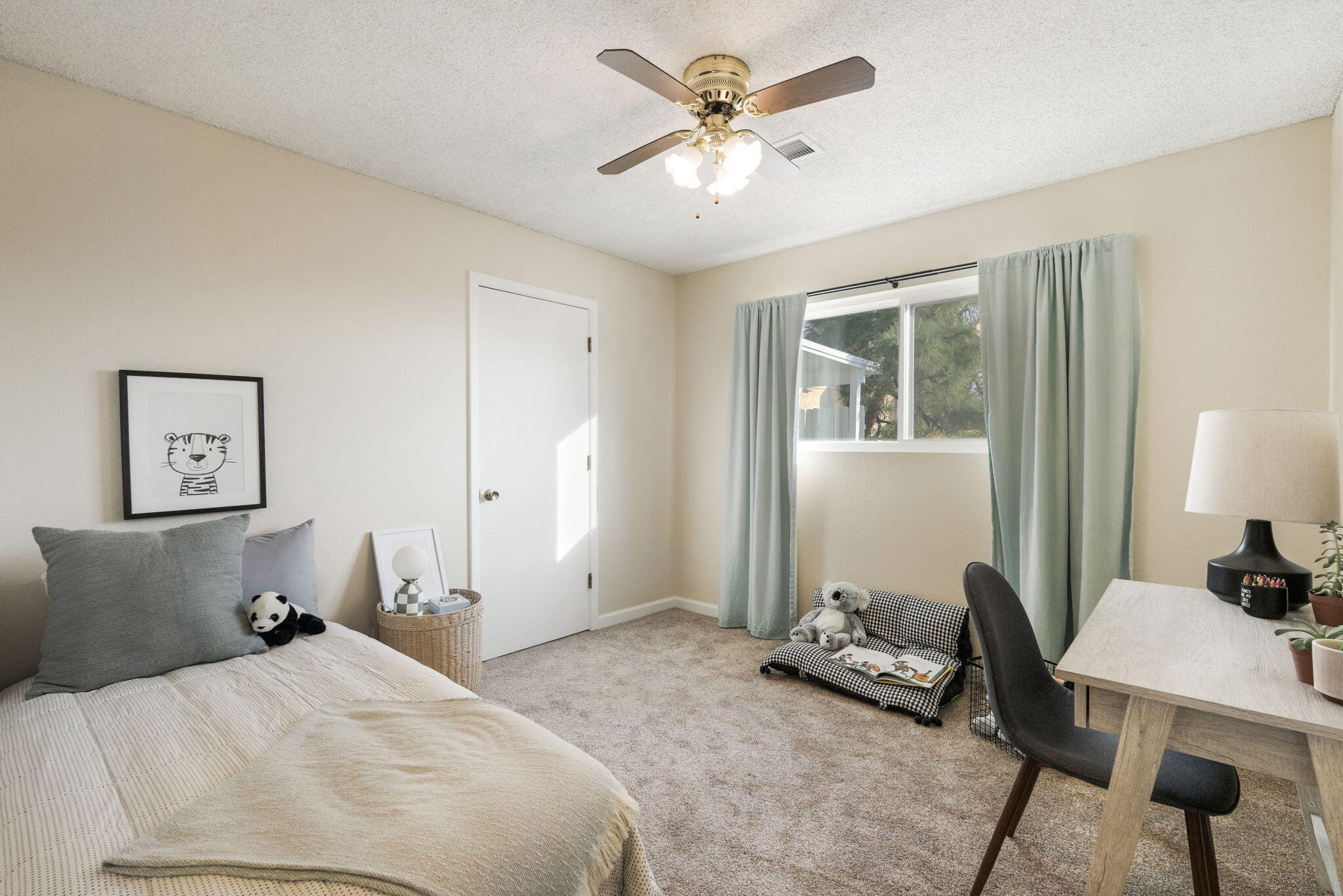 Photo 18 — 1701 Vassar Drive SE
