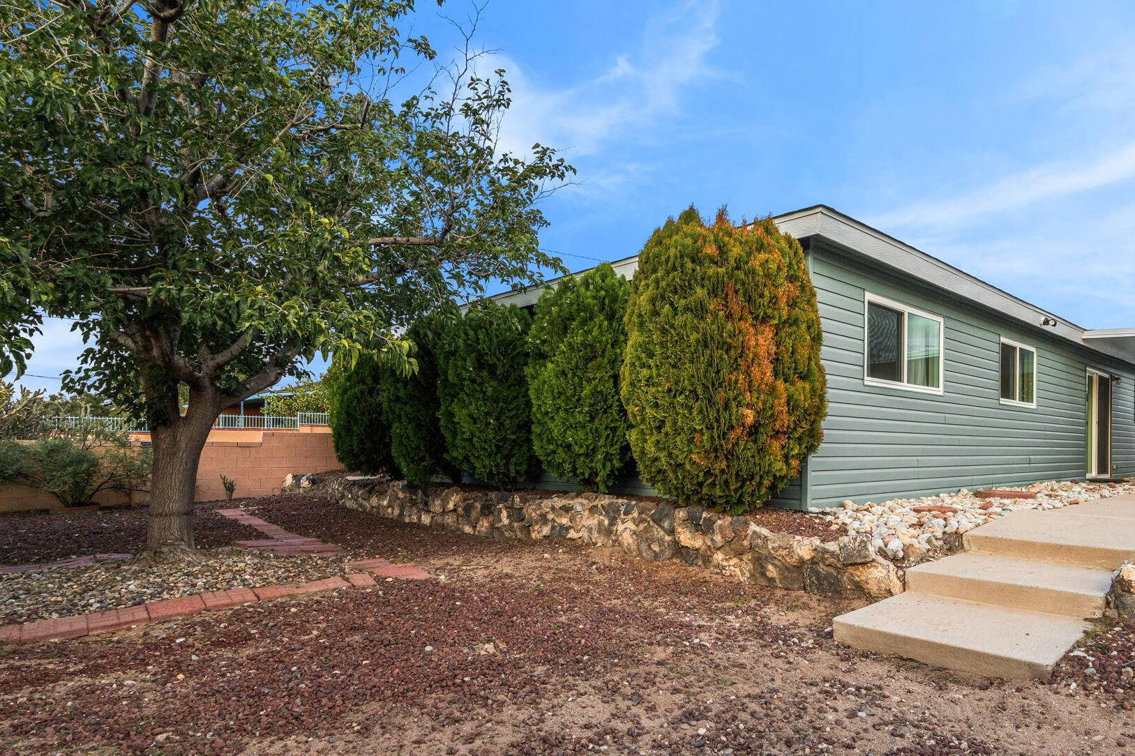 Photo 6 — 1701 Vassar Drive SE
