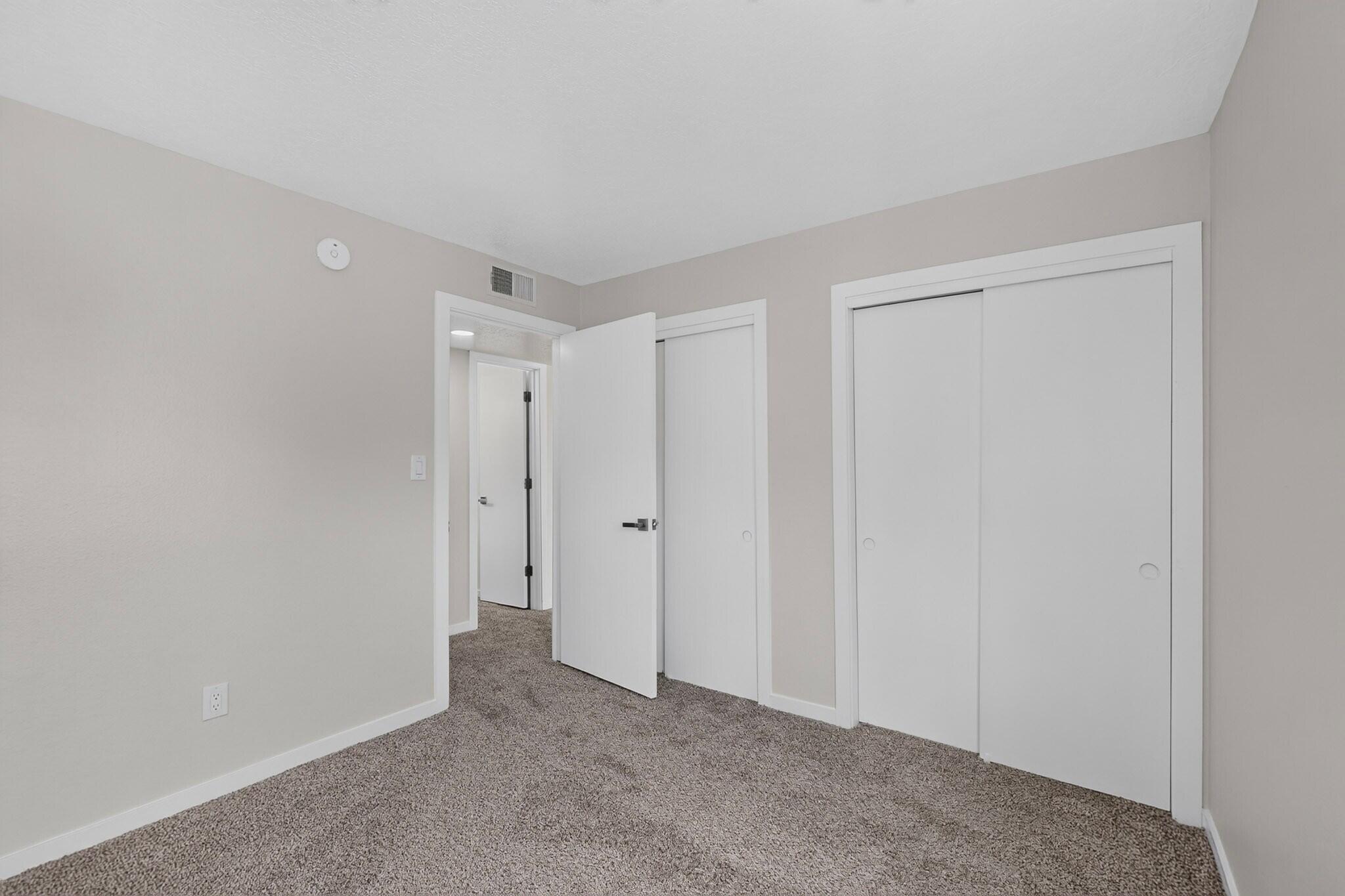 Photo 4 — 13250 Candelaria Road NE