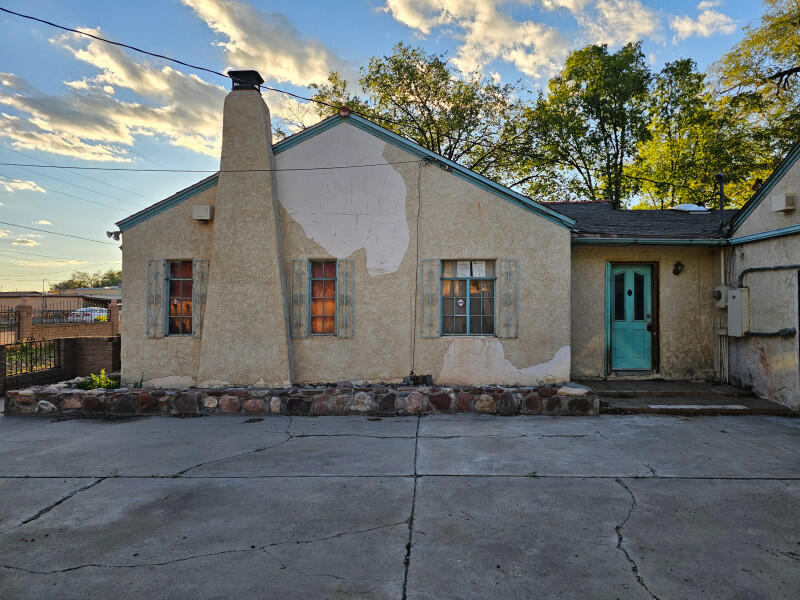 Photo 11 — 1233 Montrose Place SW
