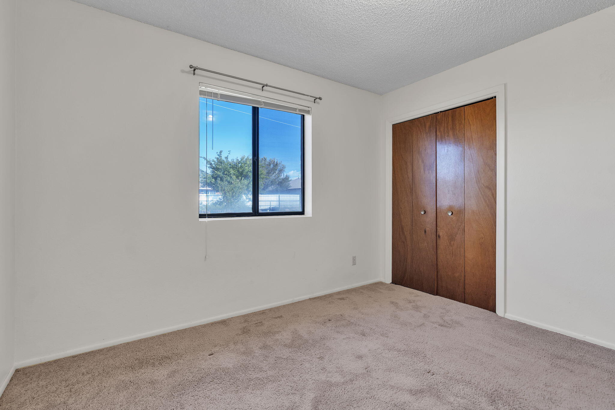 Photo 18 — 607 Coulson Drive