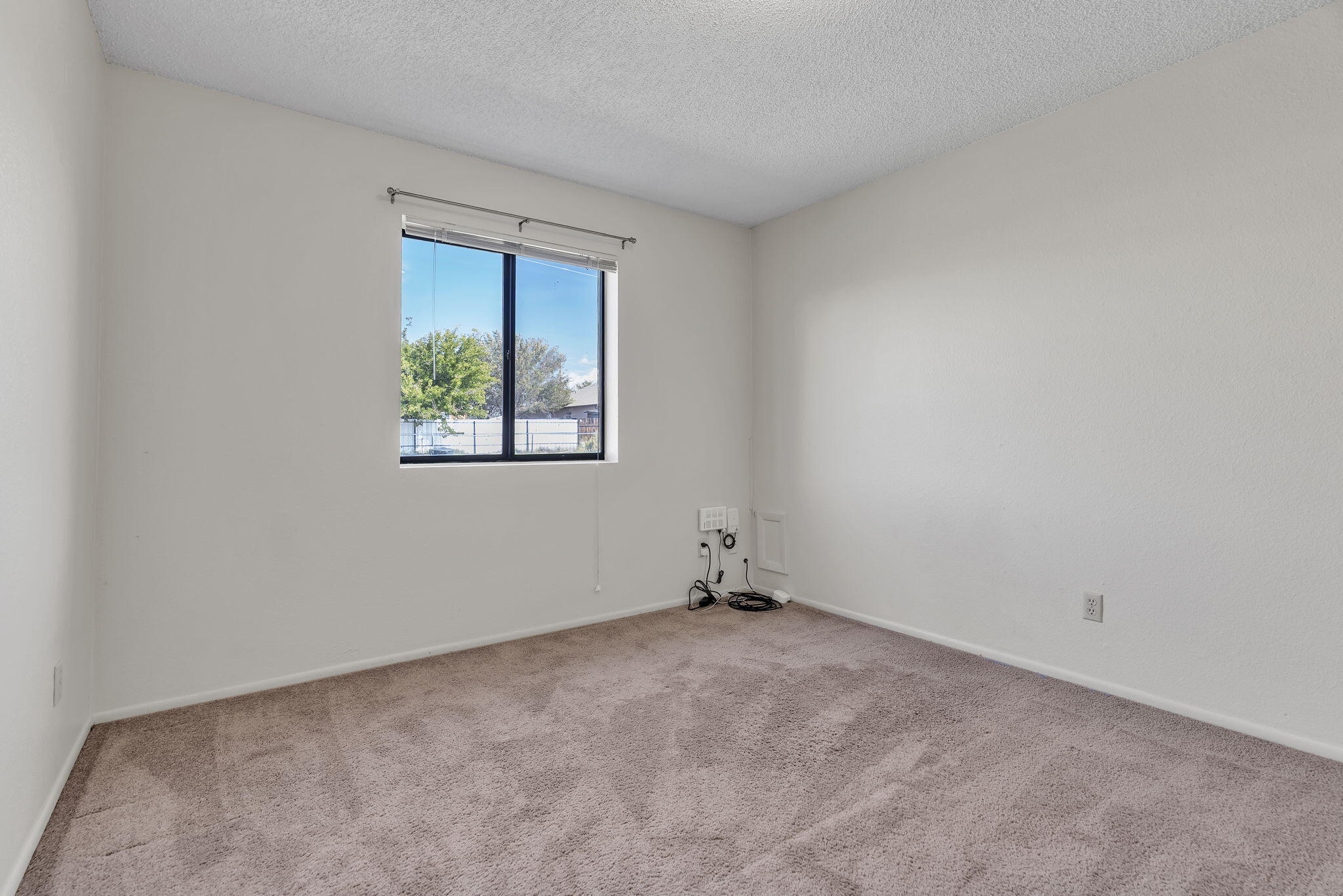 Photo 20 — 607 Coulson Drive