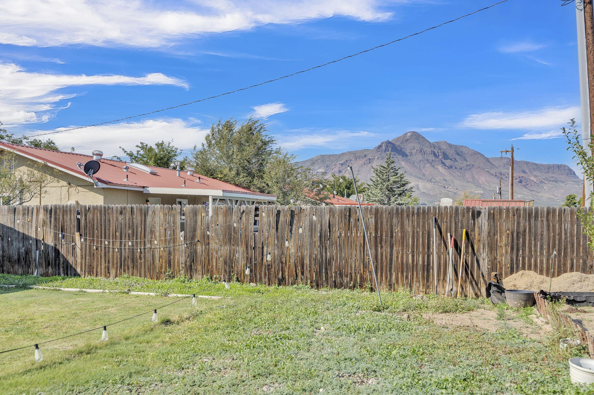 Photo 2 — 607 Coulson Drive