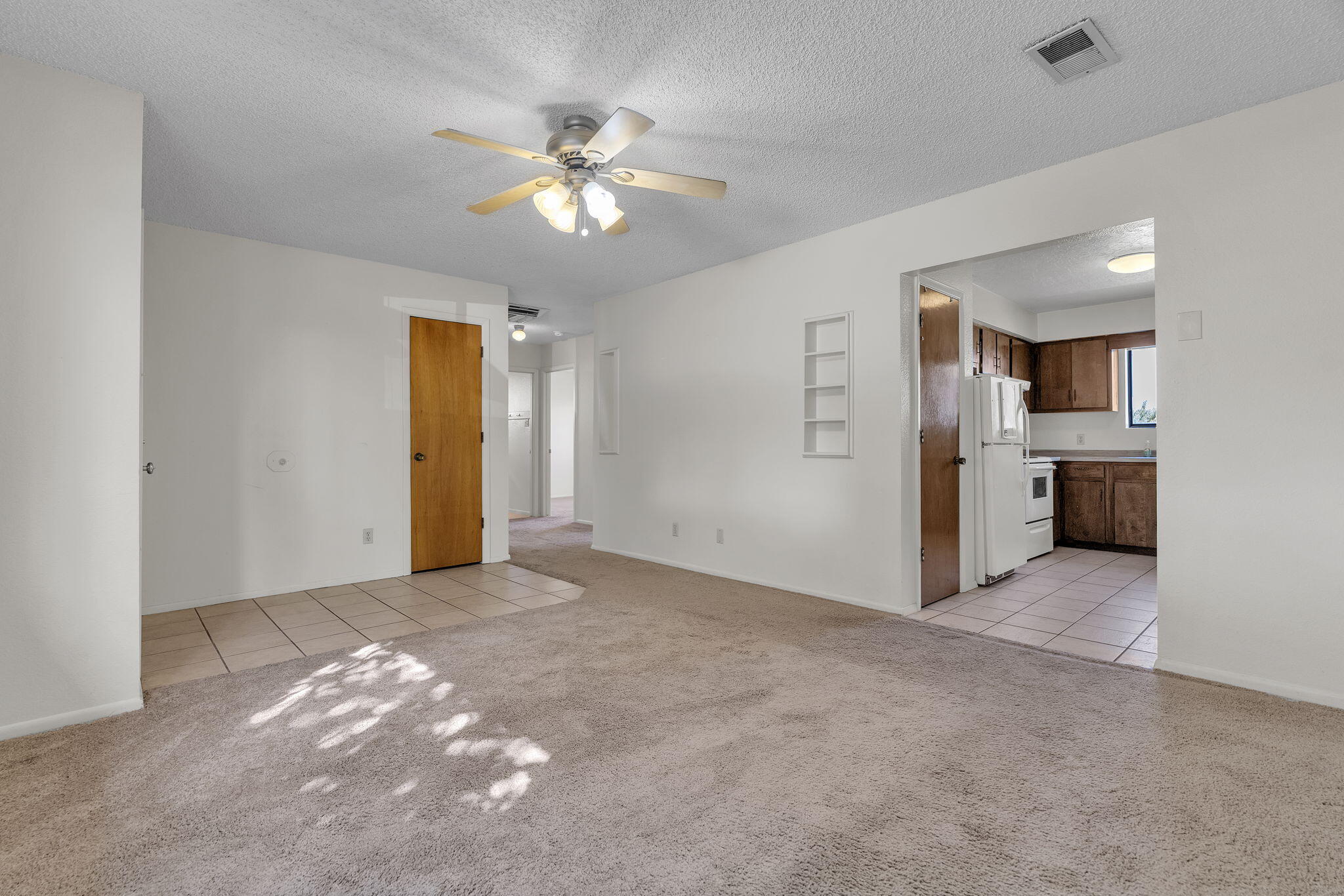 Photo 12 — 607 Coulson Drive