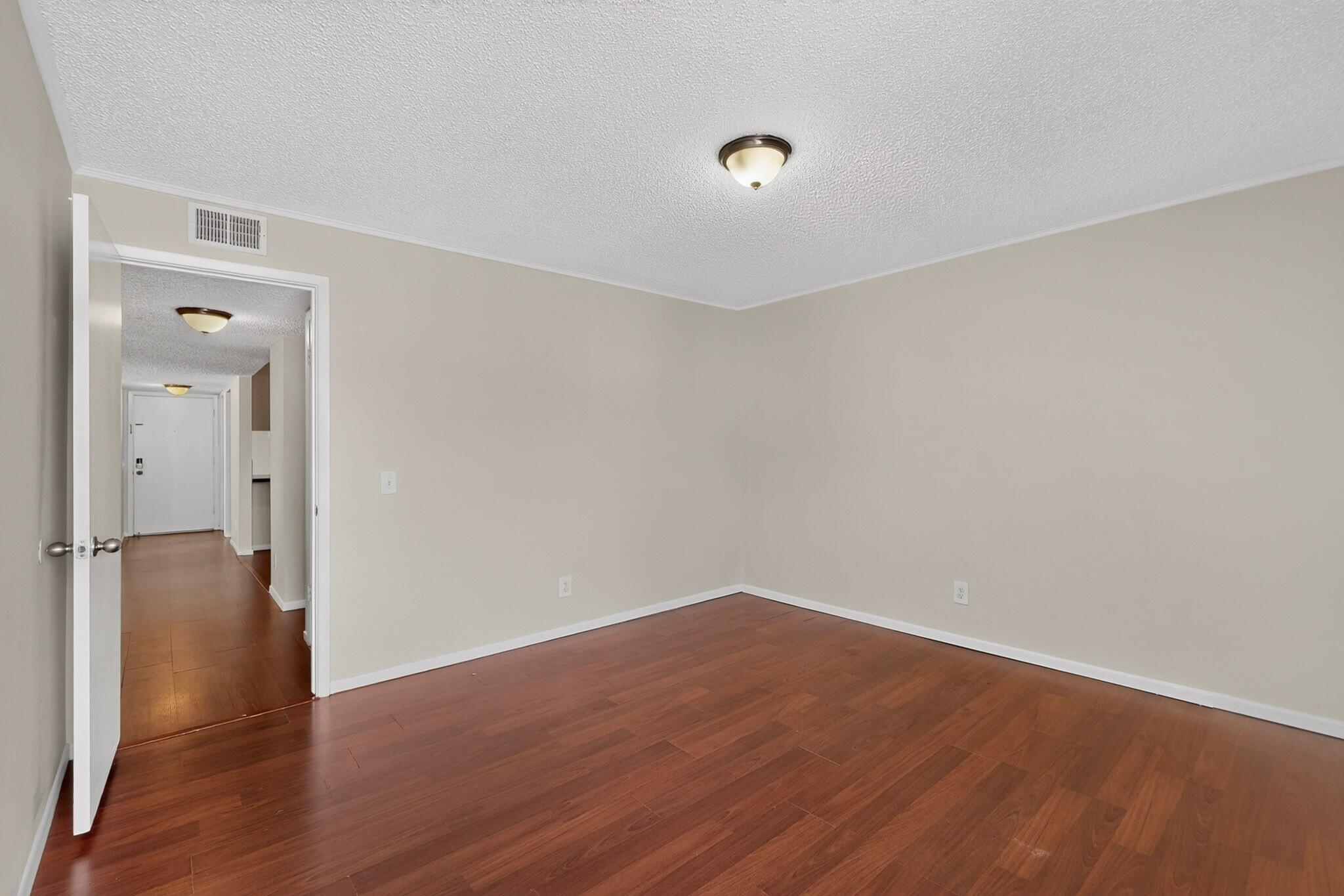 Photo 19 — 3825 Montgomery Boulevard NE APT 136