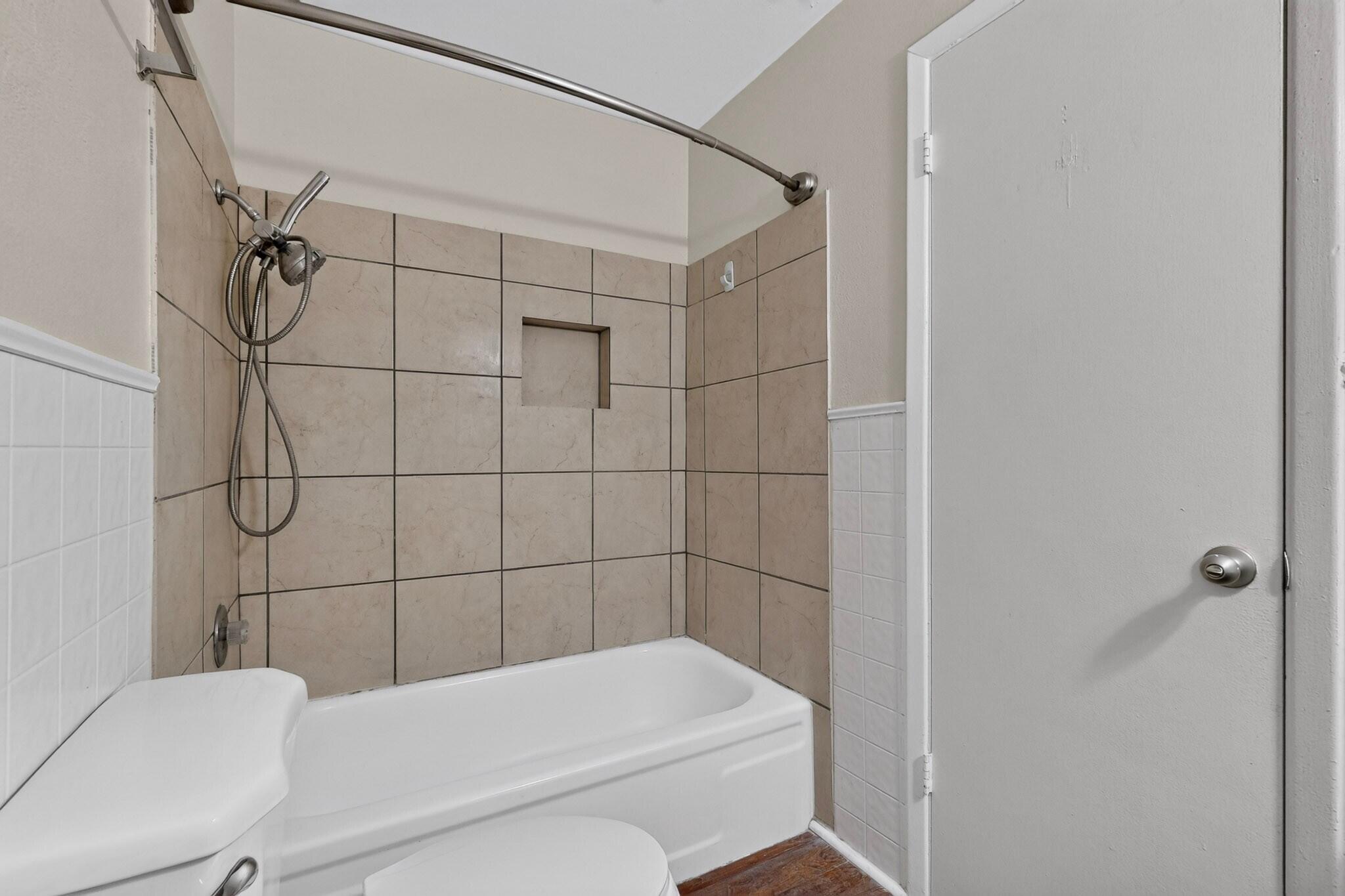 Photo 17 — 3825 Montgomery Boulevard NE APT 136