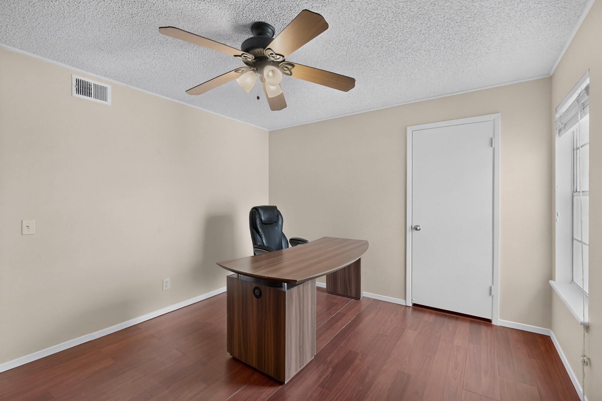Photo 15 — 3825 Montgomery Boulevard NE APT 136